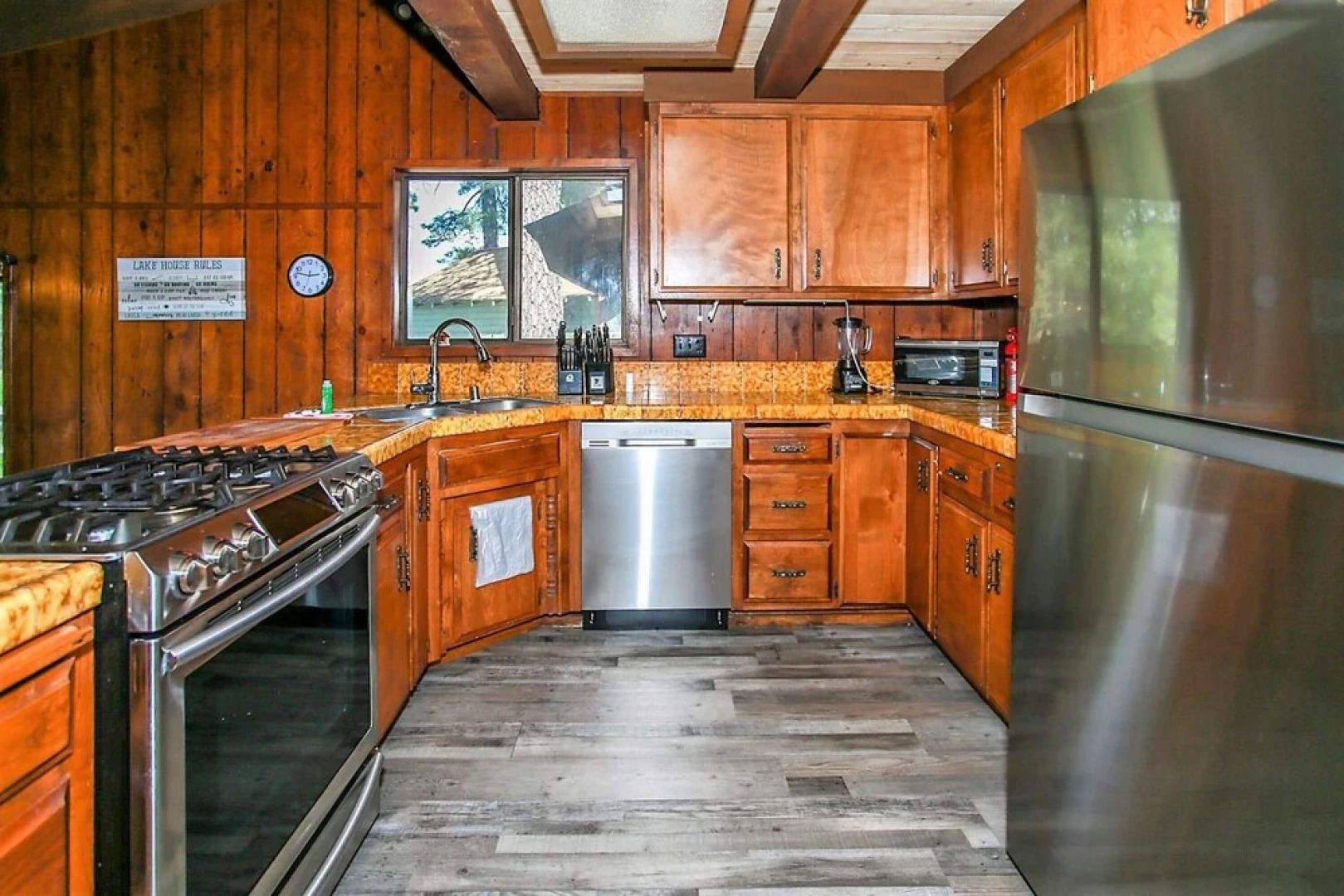 Lakeview Fishing House - 121 by Big Bear Vacations