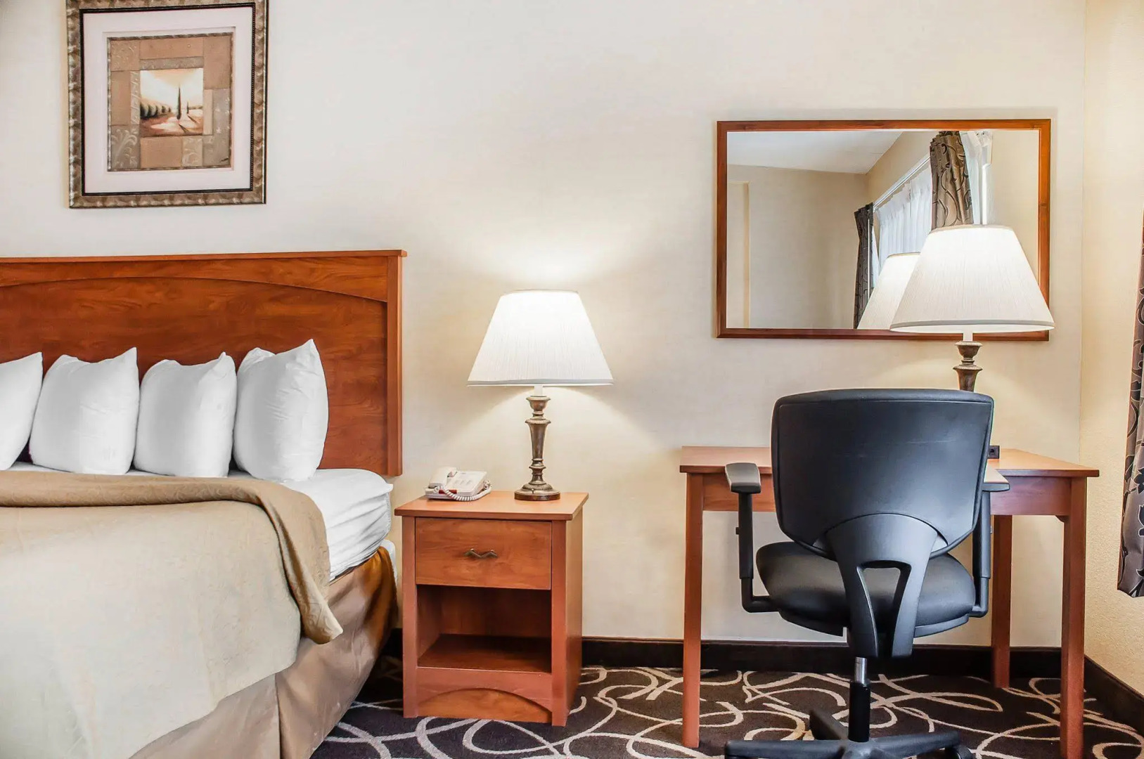 Quality Hotel & Suites At The Falls