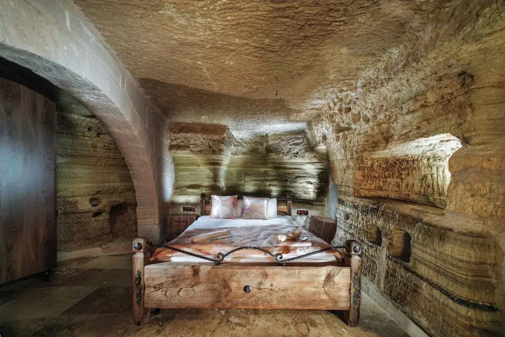 Azalea Terrace Cave Hotel