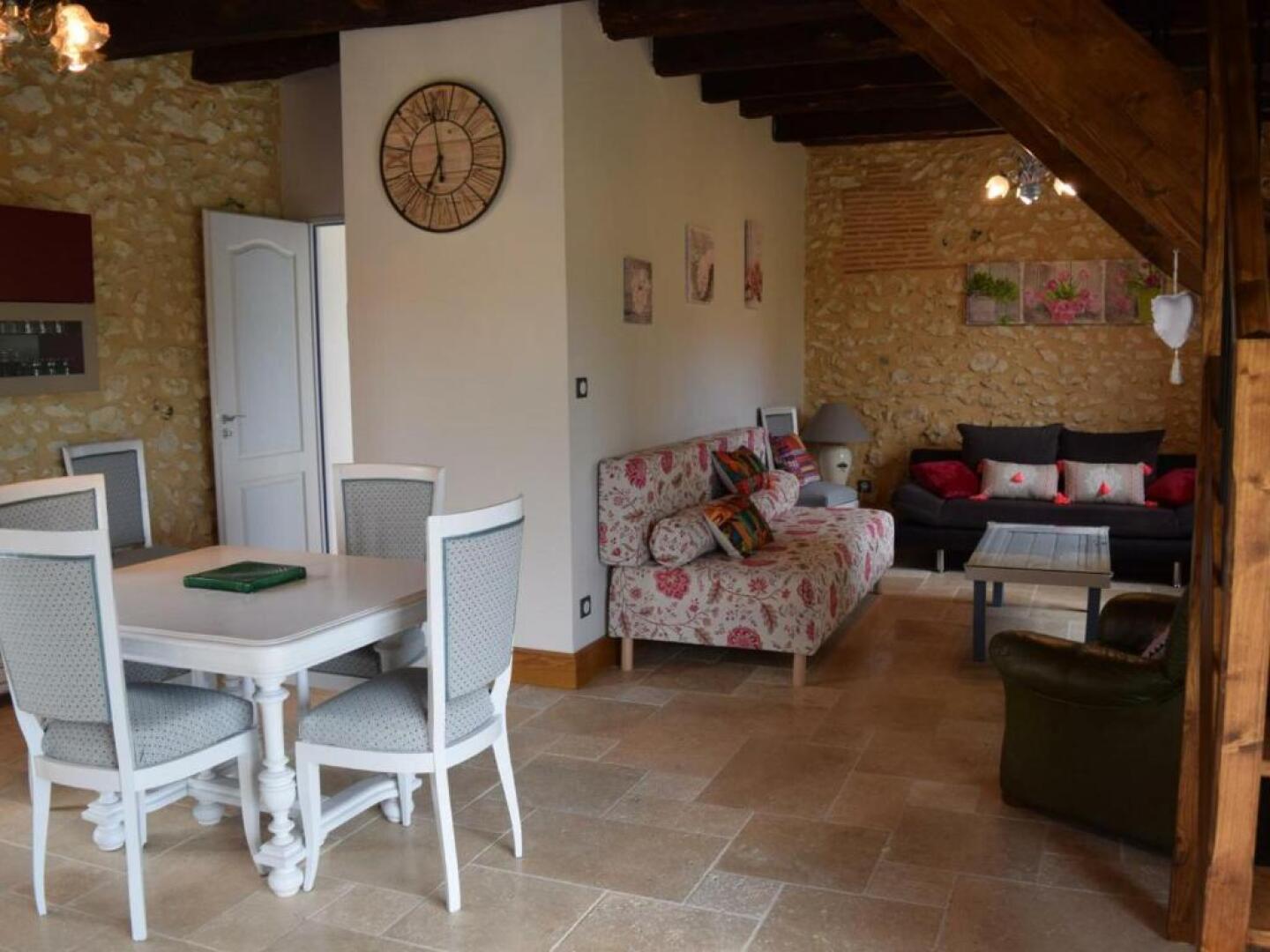 Gîte Saint-Pierre-de-Chignac, 3 pièces, 6 personnes - FR-1-616-18