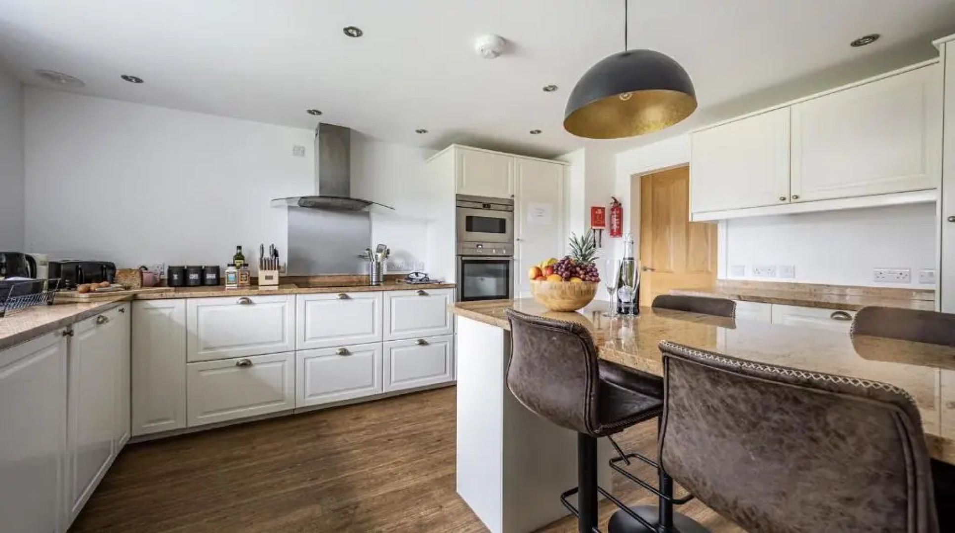 Stunning Large Barn Conversion in Betws Gwerfil Goch -Ty Cerrig Barn