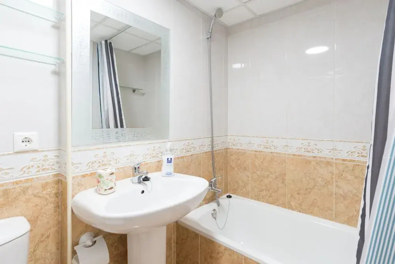 Malagasuite Beach And Sun