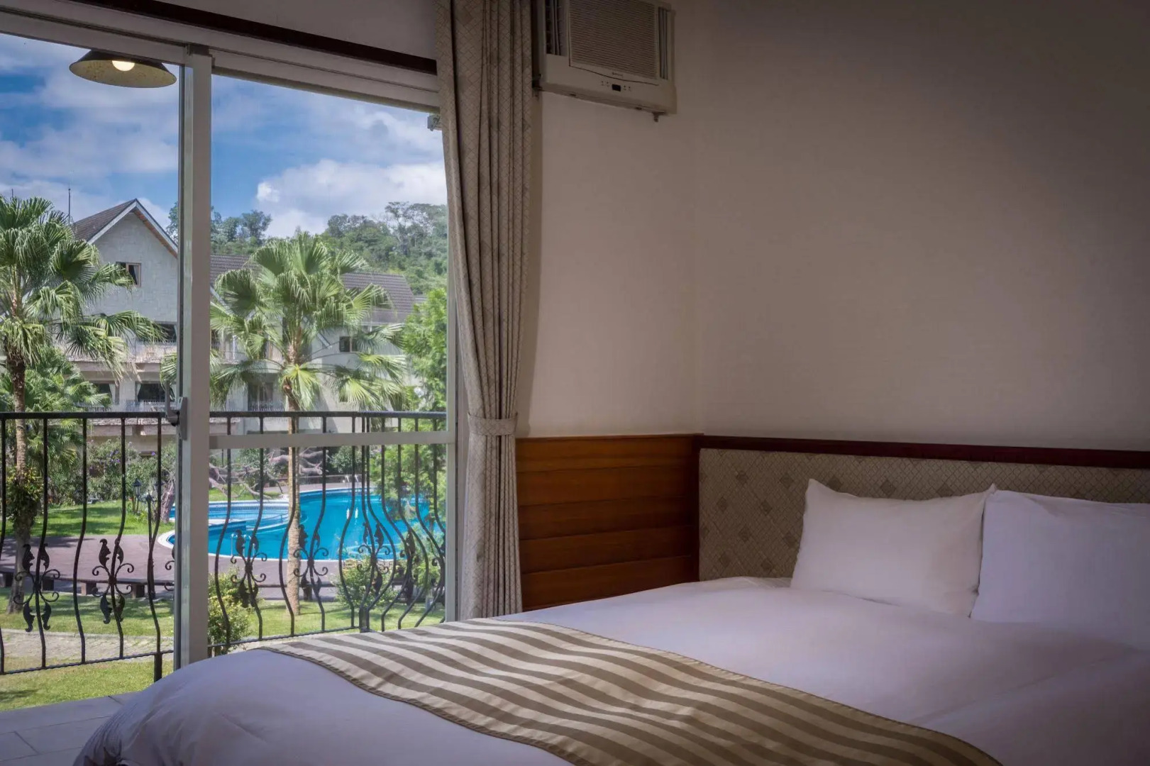 CRYSTAL RESORT - European Villa