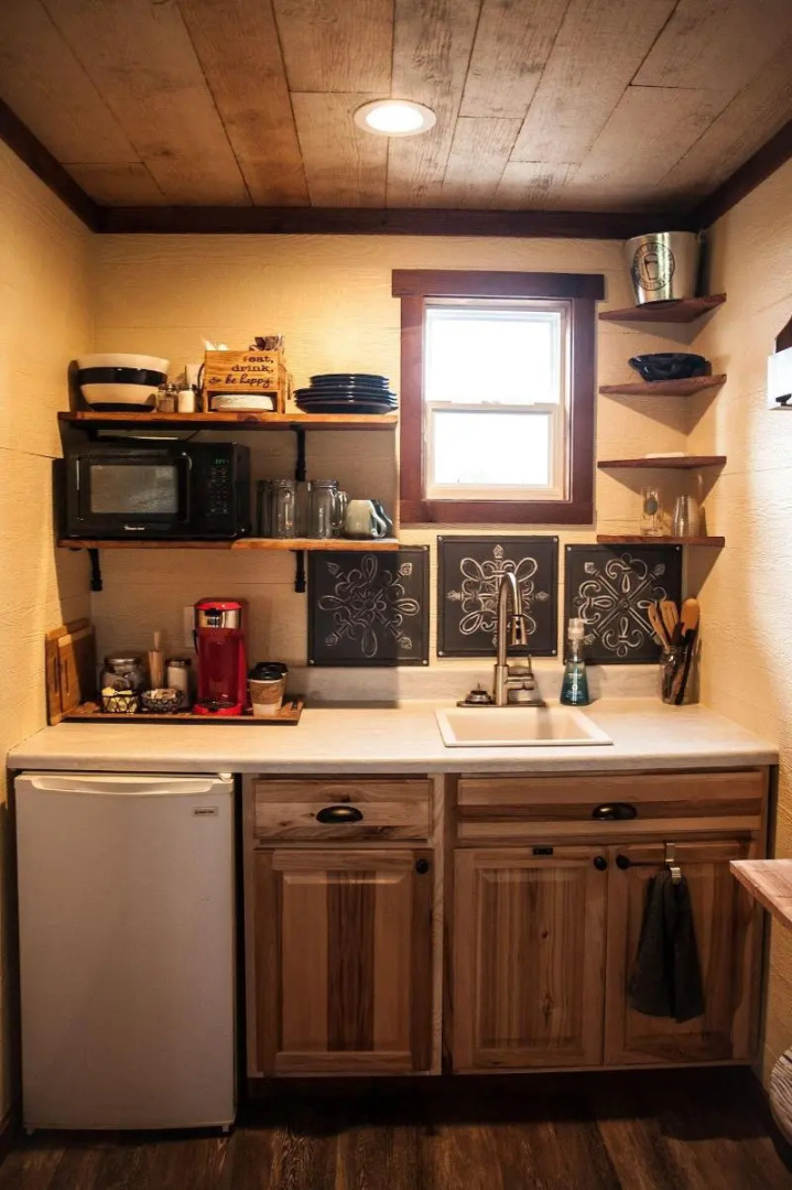 The Alexander at Creek Road