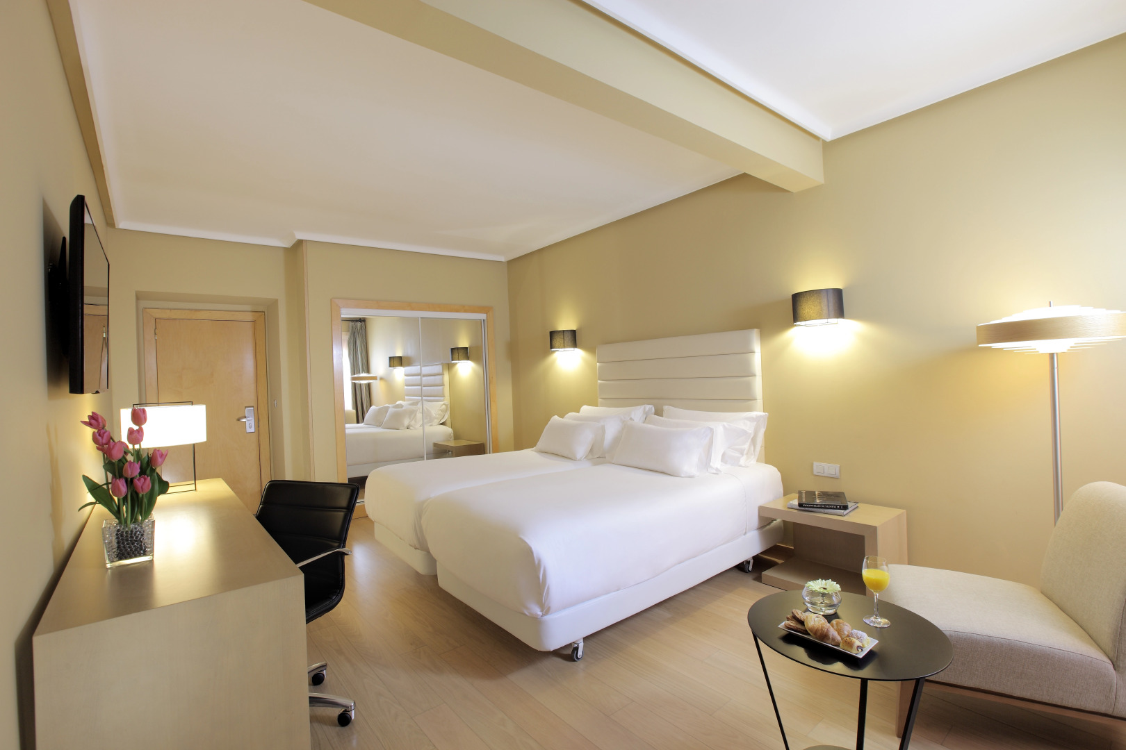 Отель NH Collection Cáceres Palacio de Oquendo