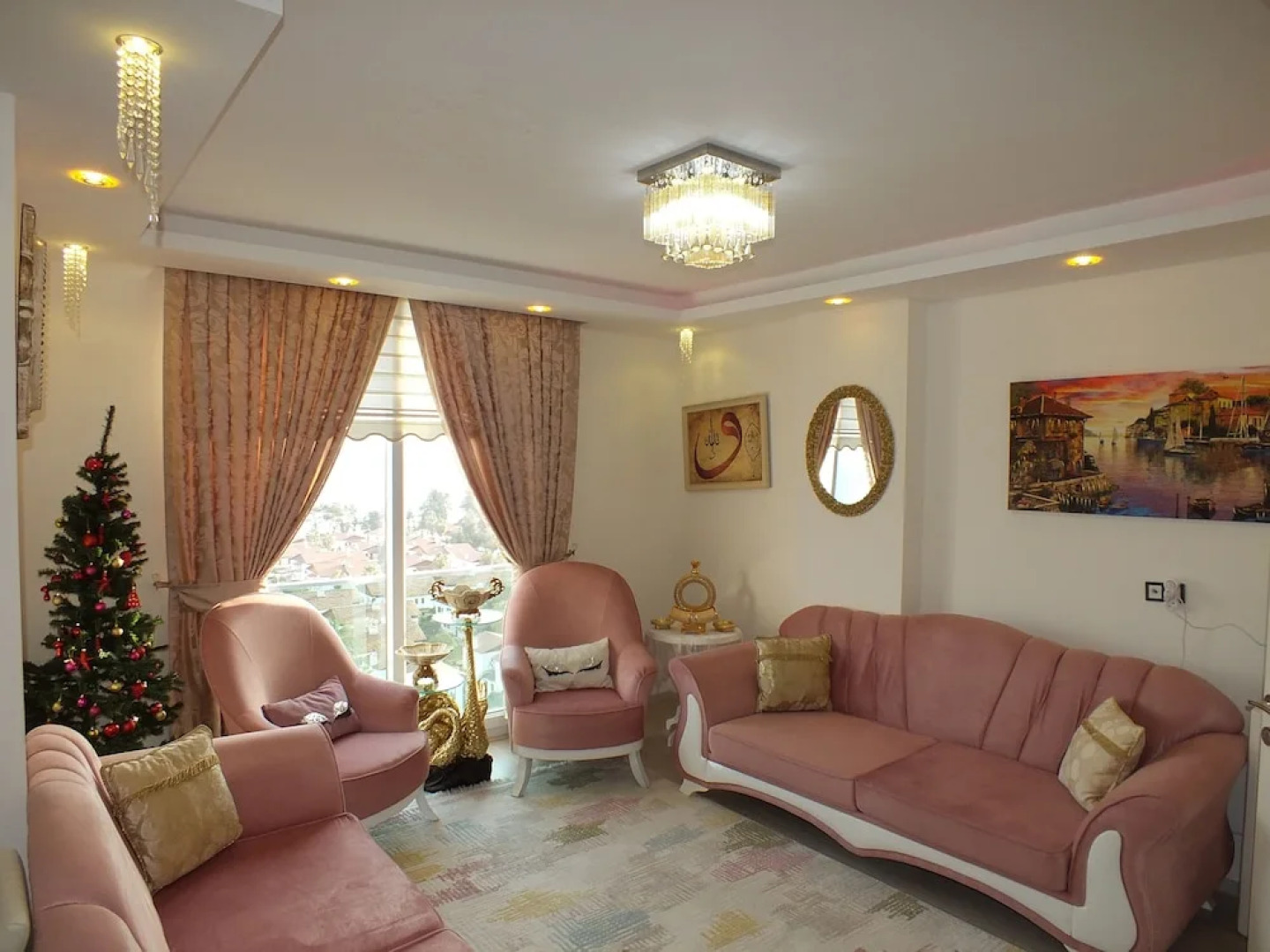 GoldenPark King Suites with Balcony & Sea view
