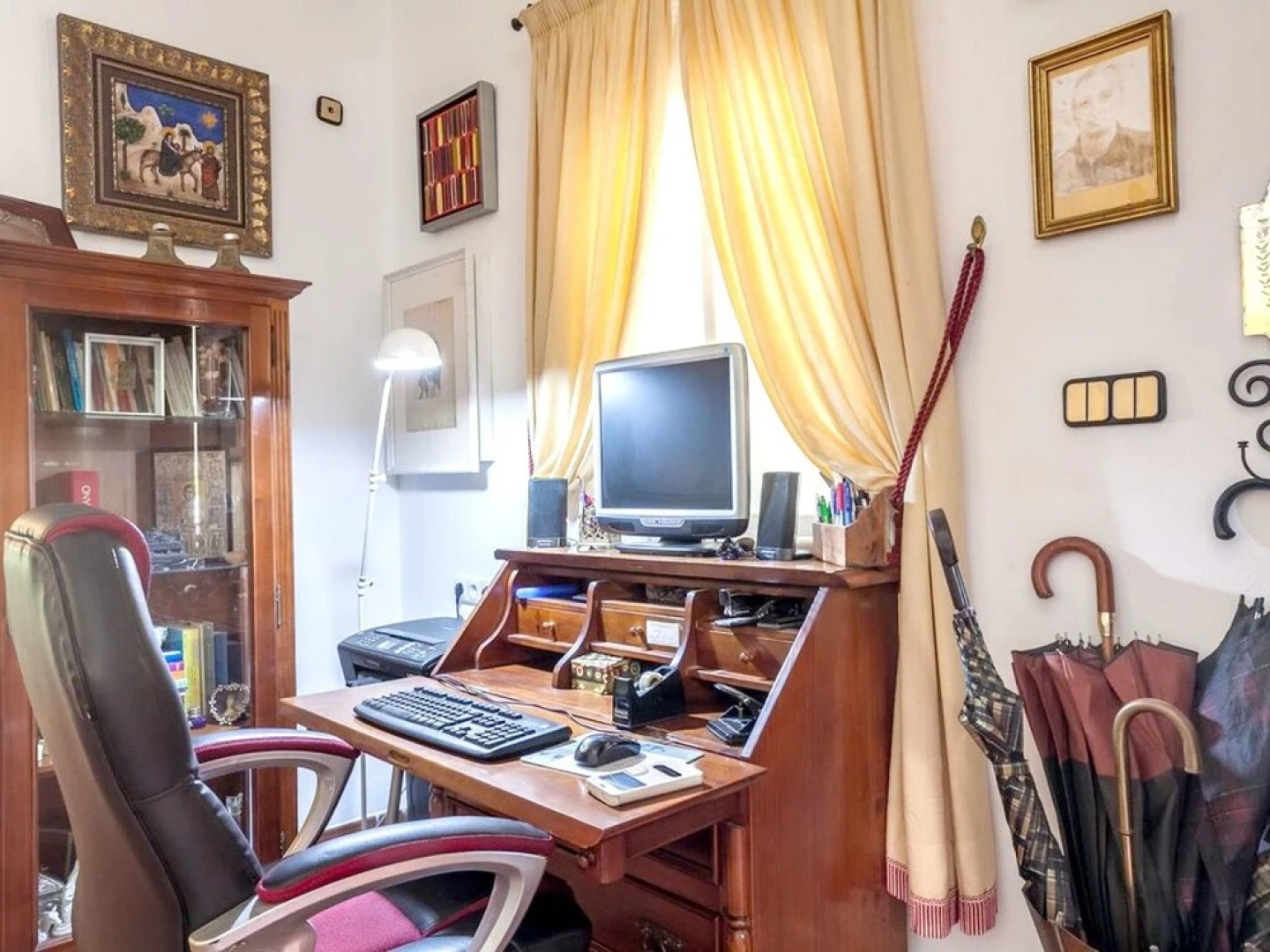 Villa With 4 Bedrooms in Los Palacios y Villafranca, With Private Pool