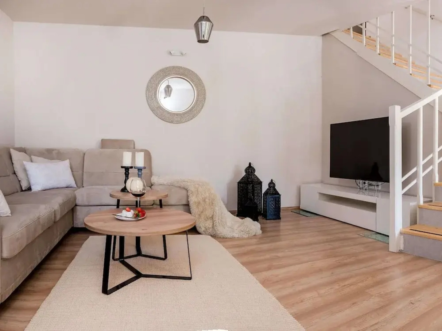 Luxury Villa Lelu With Heated Saltwater Pool, Parking, High Speed Internet, Bbq, el. car Charge T2