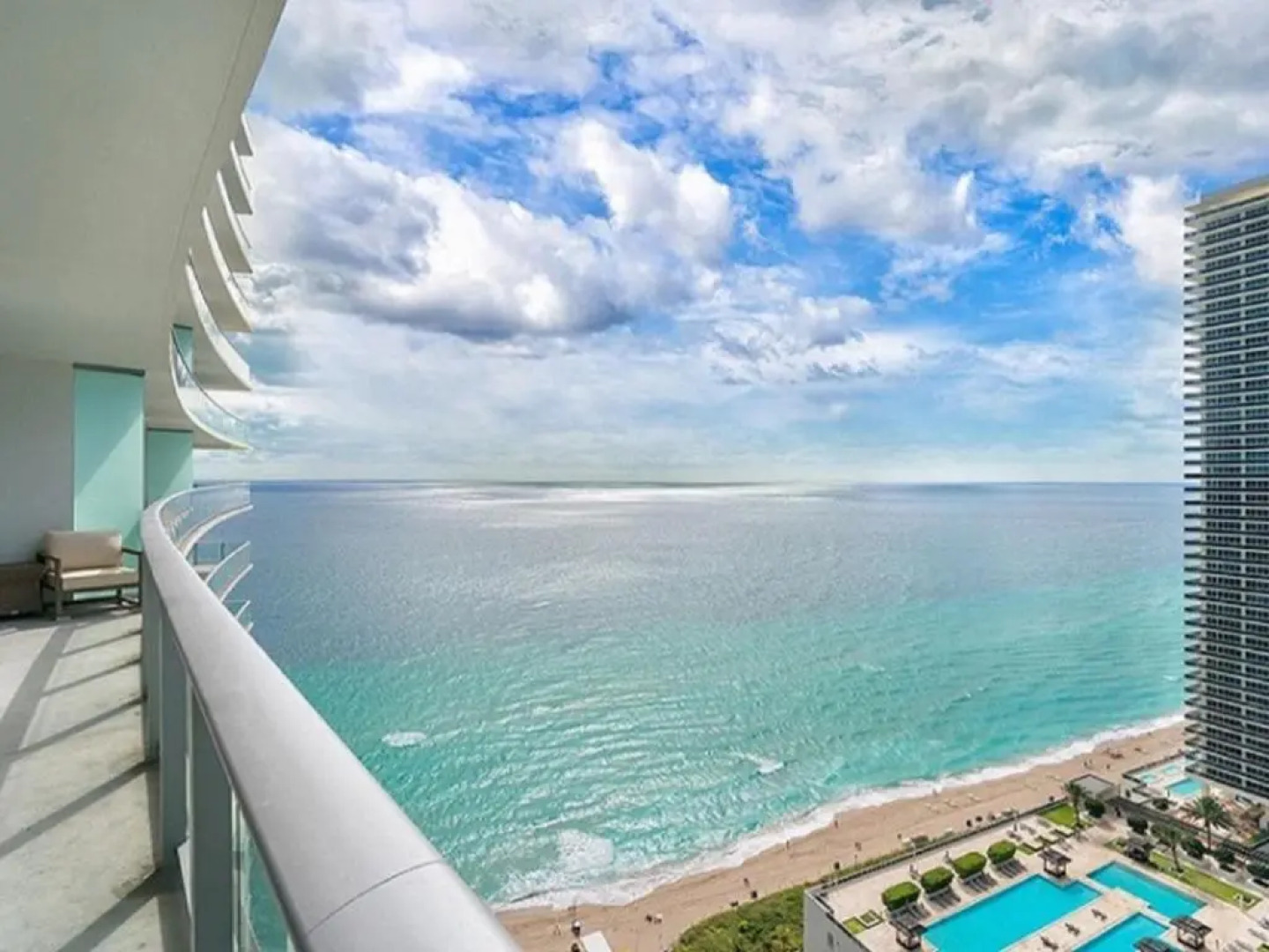 Hide Beach Residences