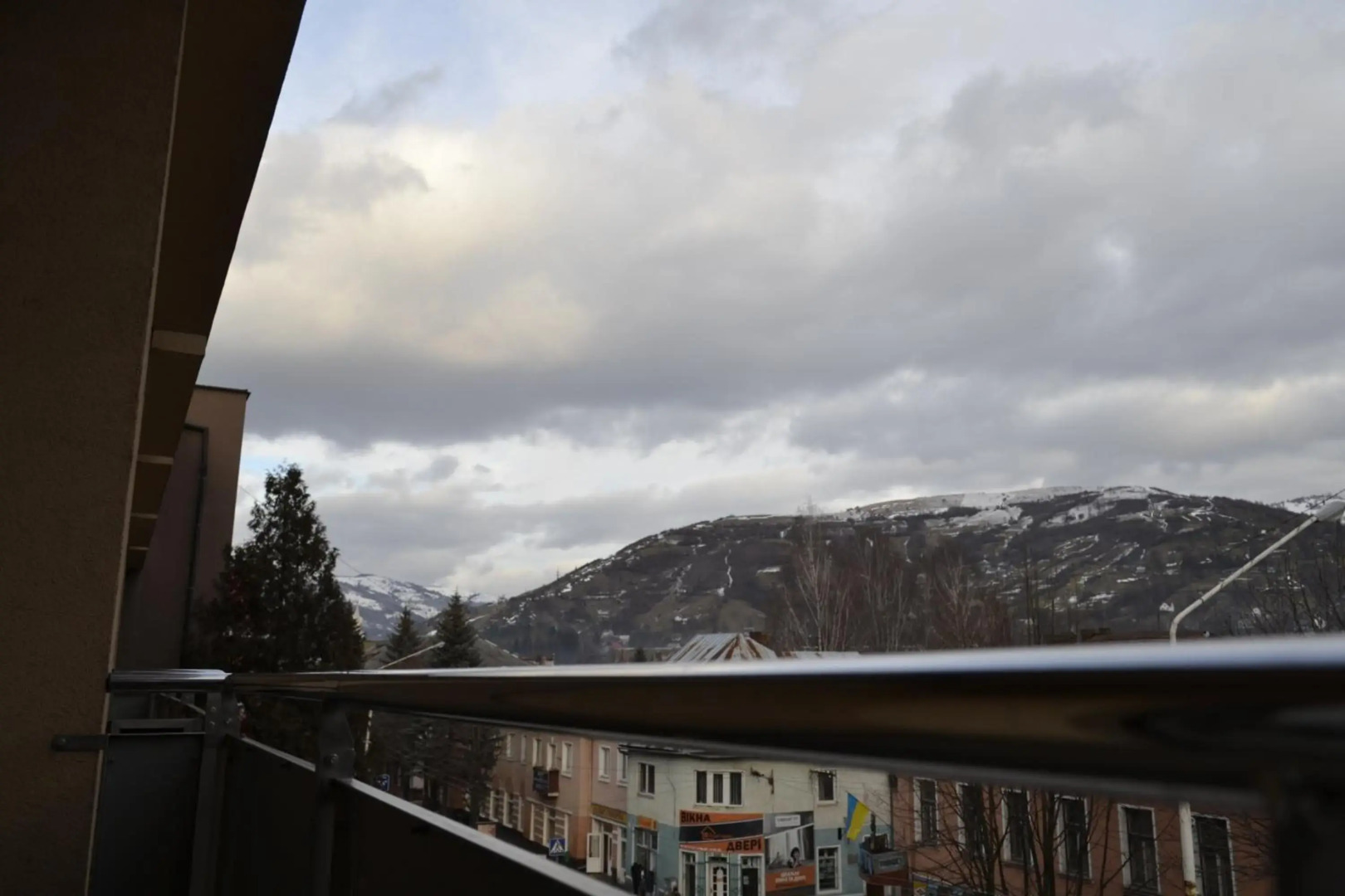 Rakhiv Hotel & Apartments