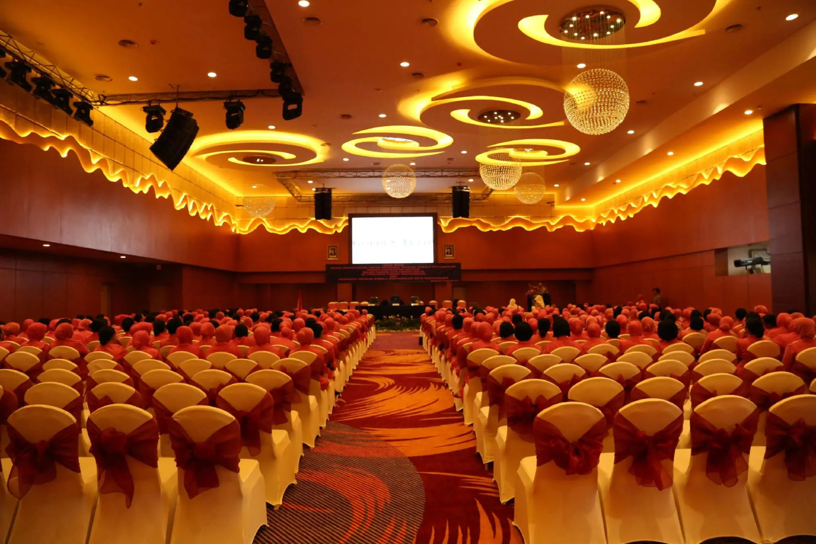 Golden Tulip Galaxy Hotel