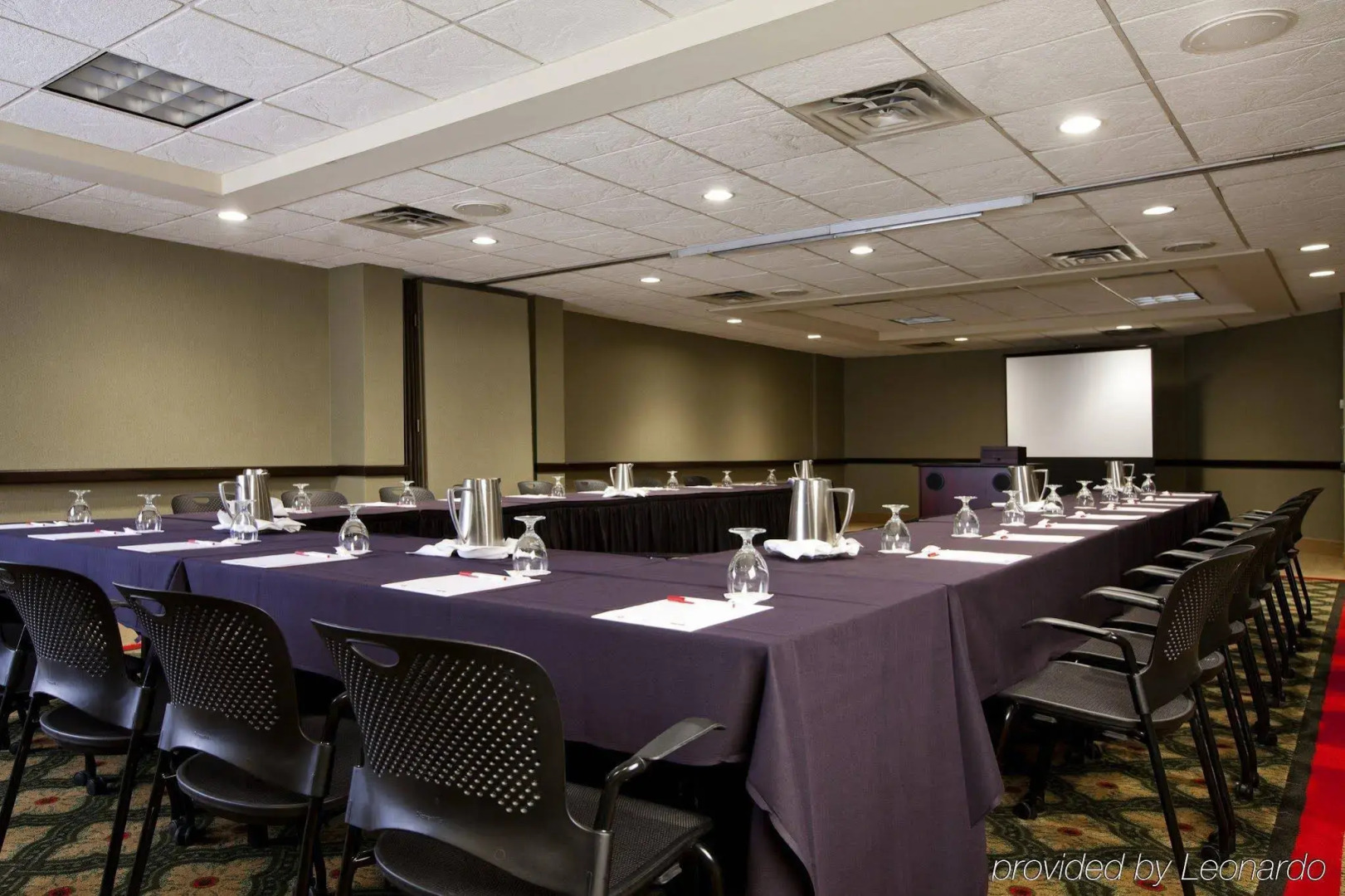 Crowne Plaza Indianapolis-Airport by IHG