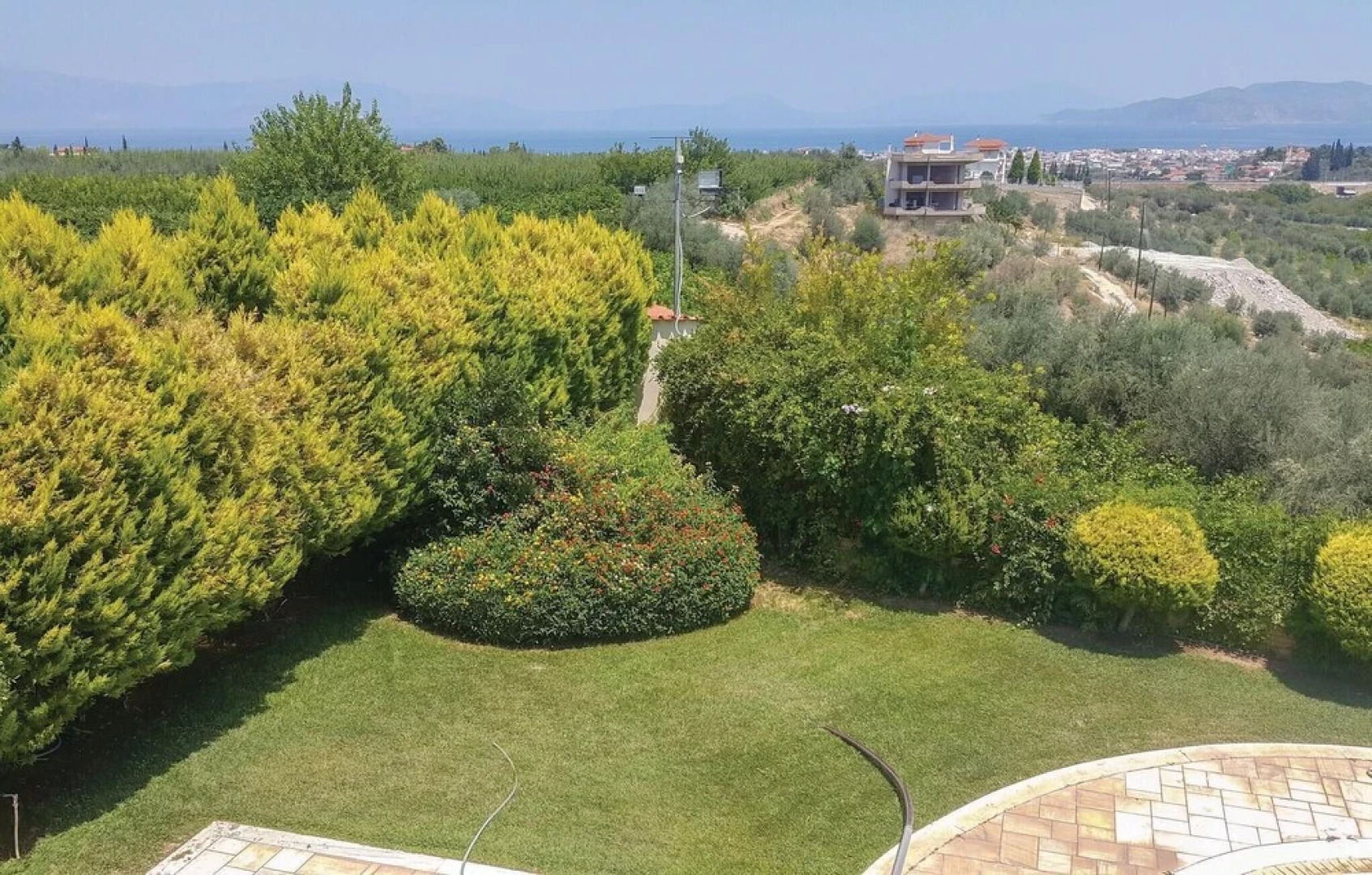 Stunning Home in Kiato With Sauna, Wifi and 5 Bedrooms