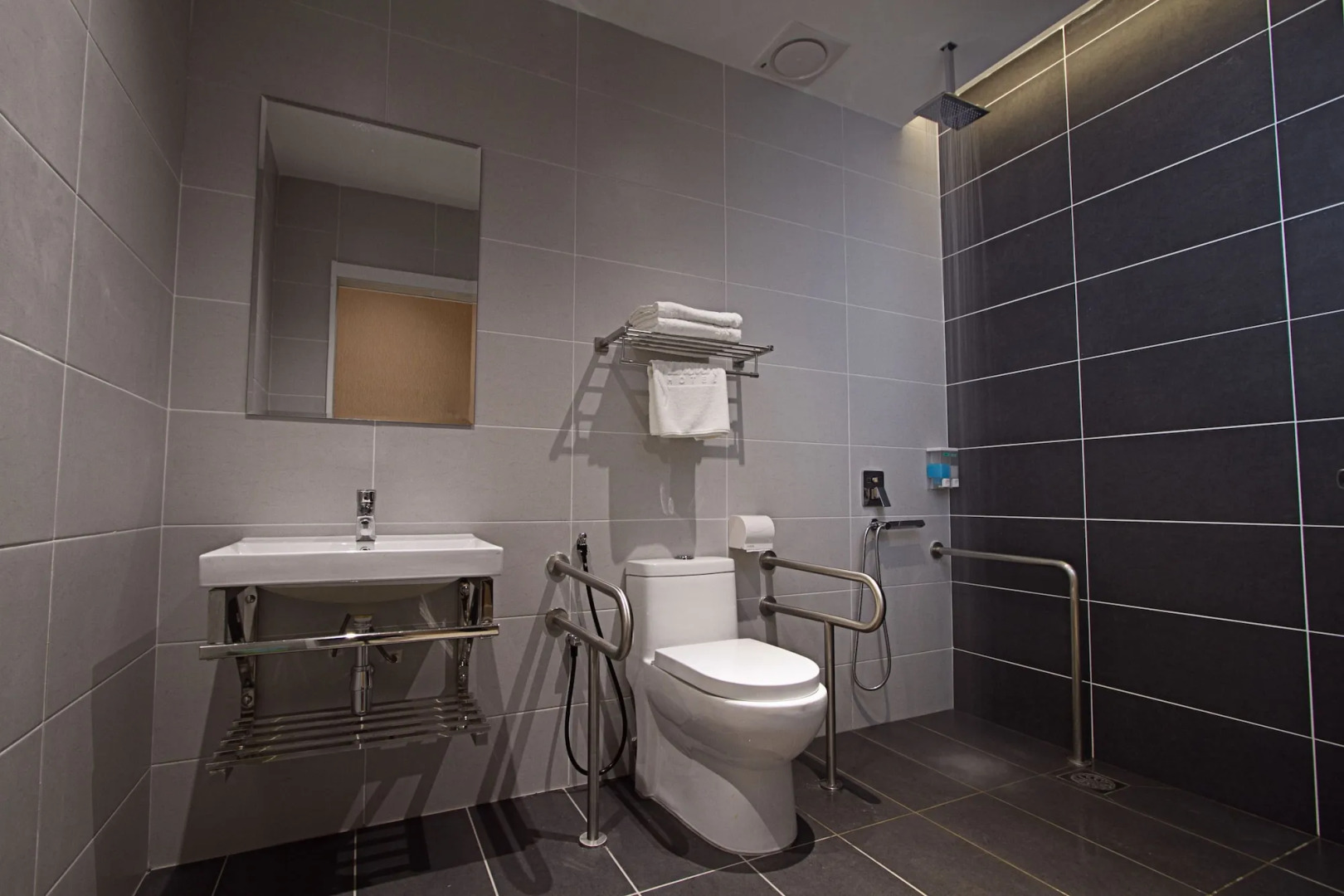 Sri Enstek Hotel - KLIA