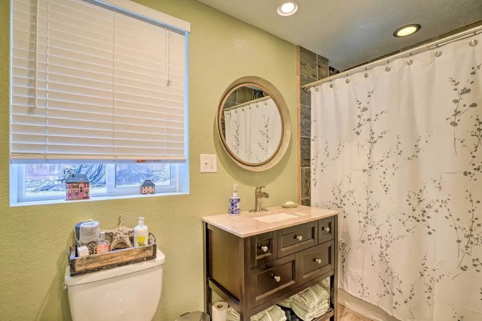 Cozy Cottage w/ Grill - 5 Mi to Mt Baldy Resort!