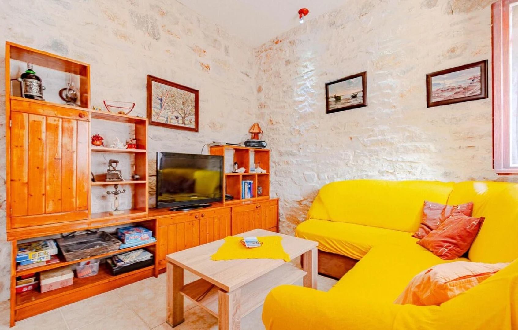 Awesome Home in Prigradice With Wifi and 4 Bedrooms
