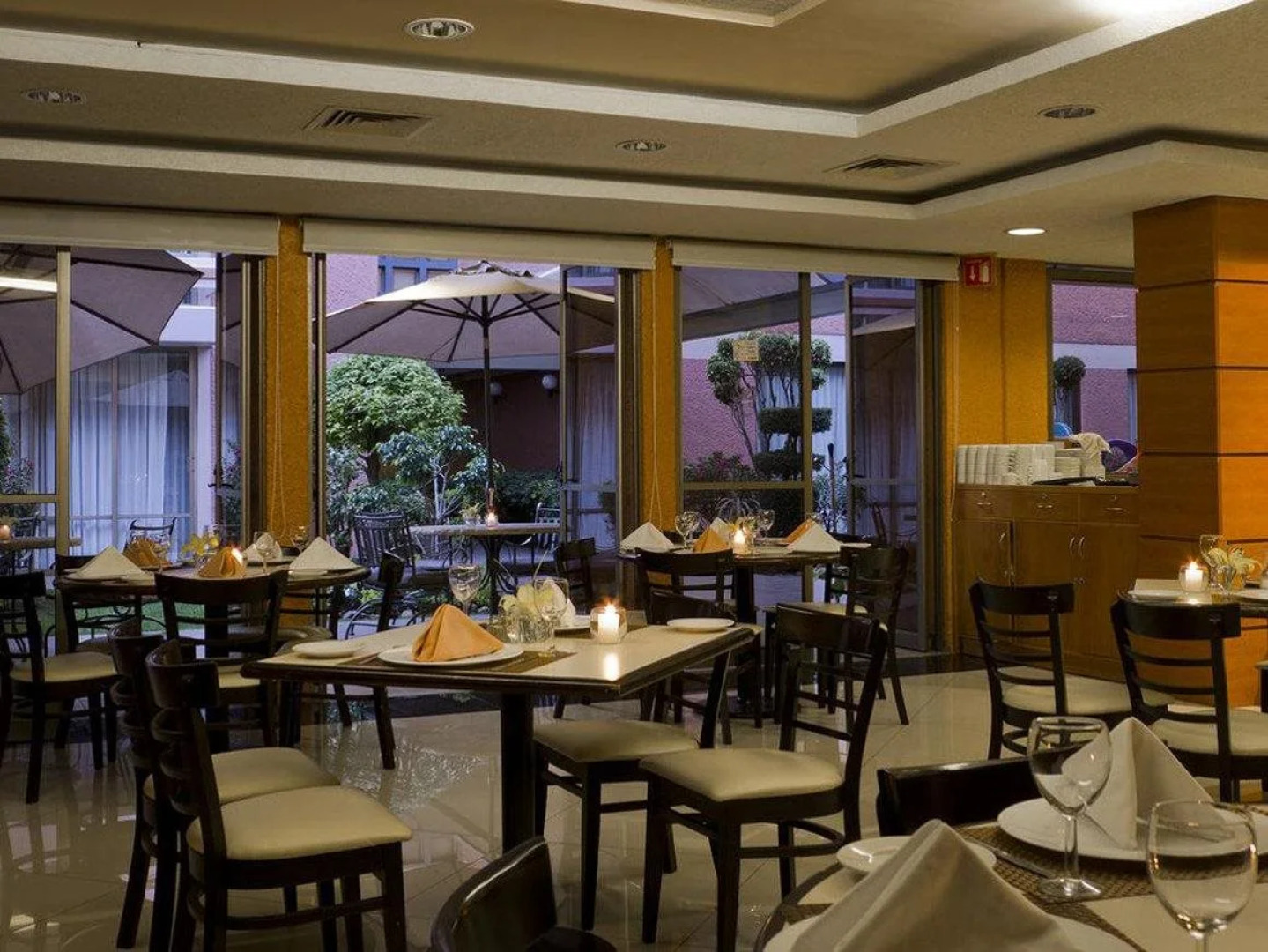 Hotel Horizon and Convention Center