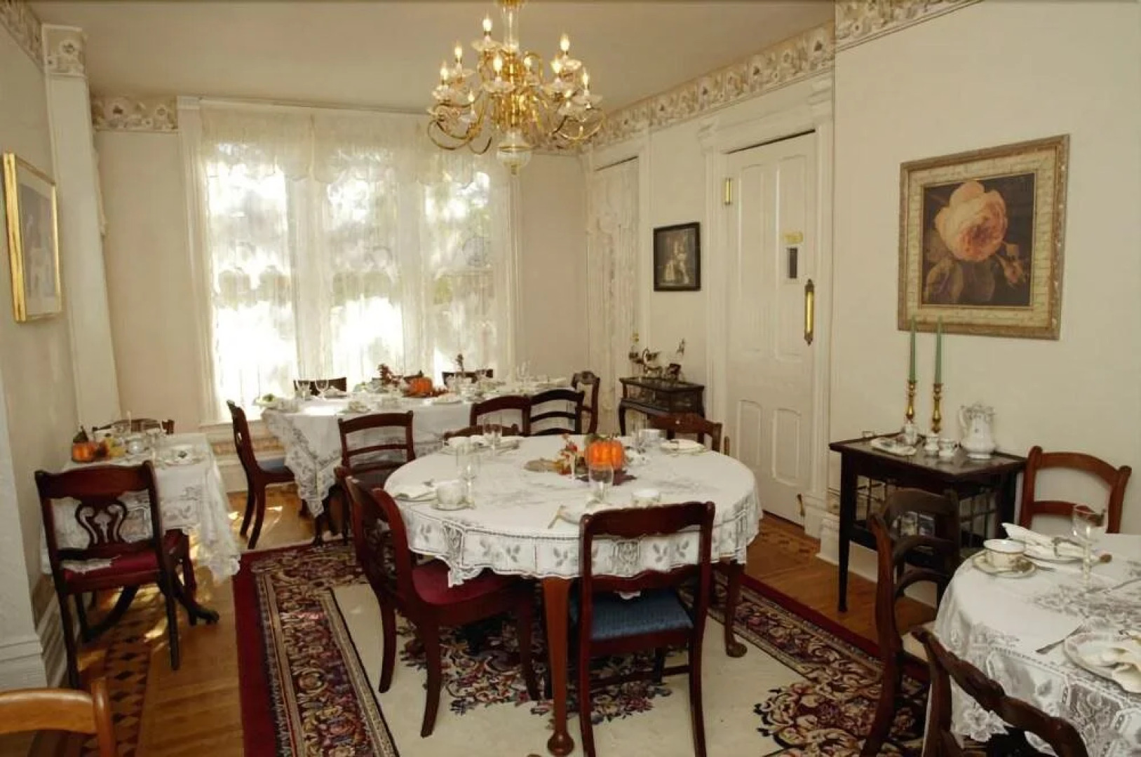 Thompson House Inn & Tea Room