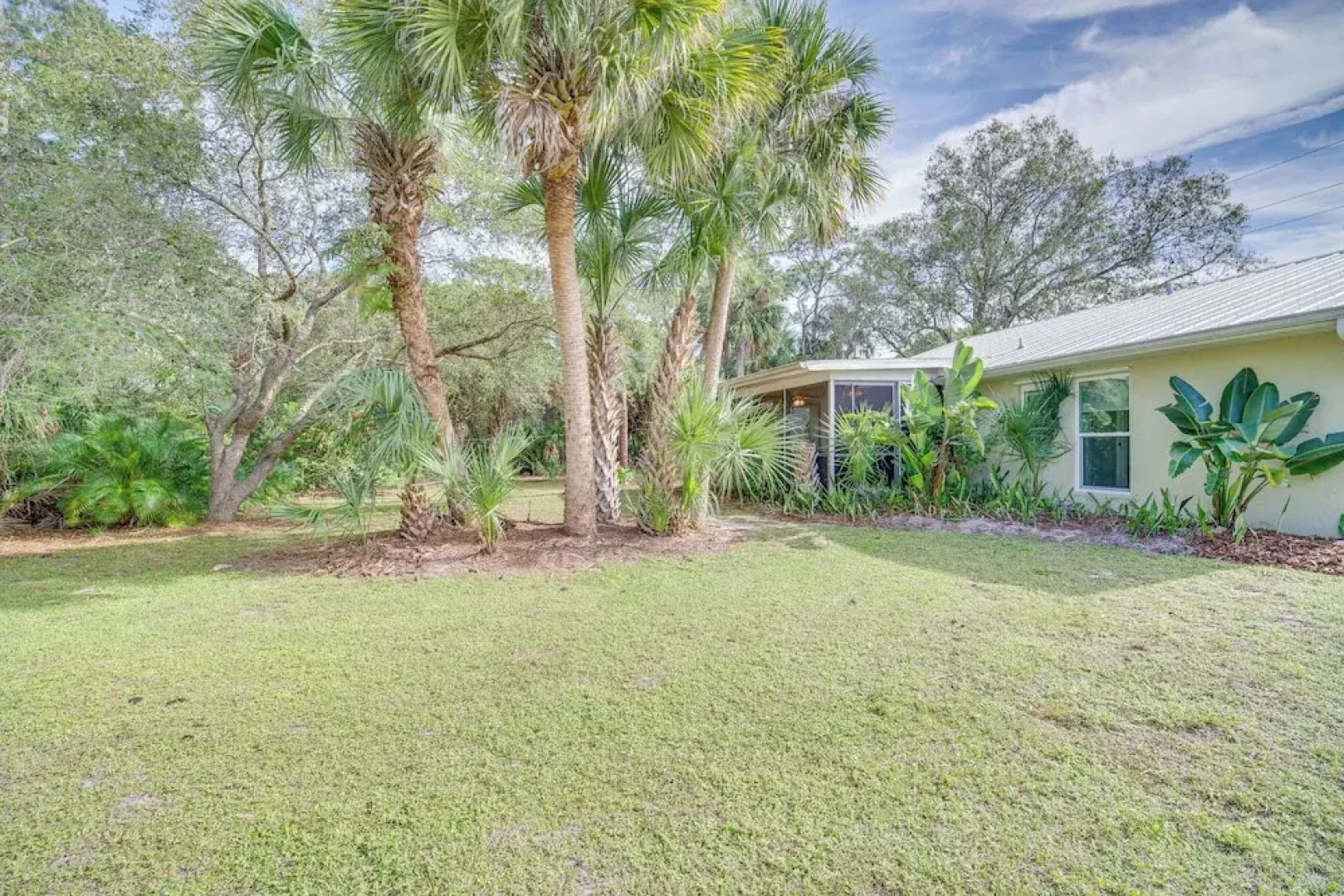 Sebastian Home w/ Screened Lanai: 8 Mi to Beach!