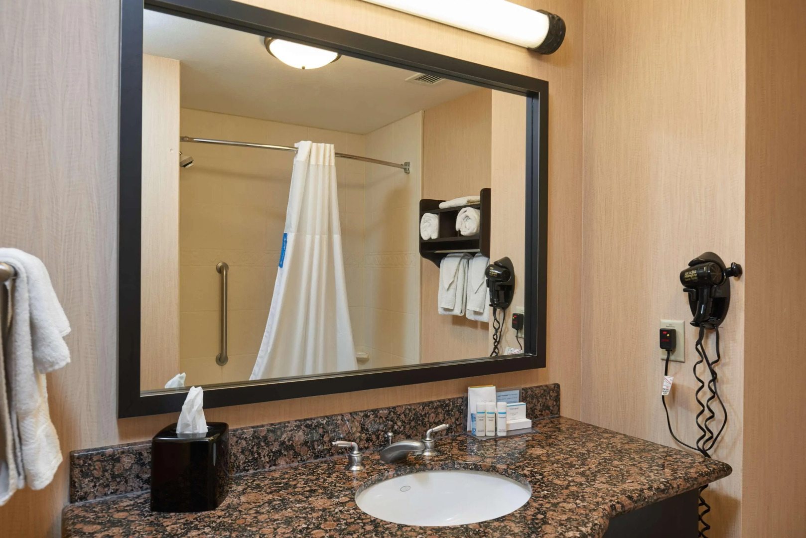 Hampton Inn & Suites Waco-South