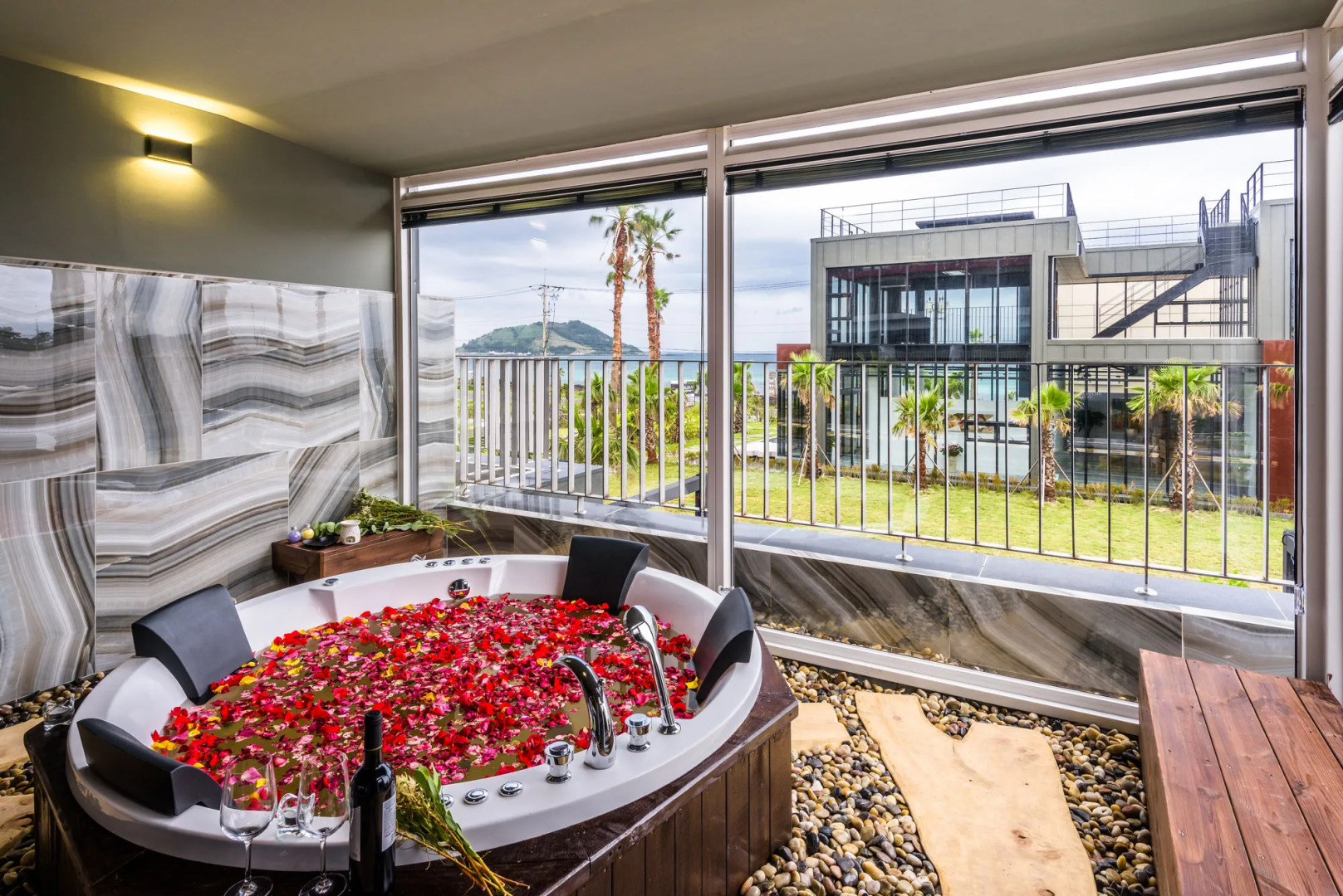 Augila Hotel Jeju Oceano Suites