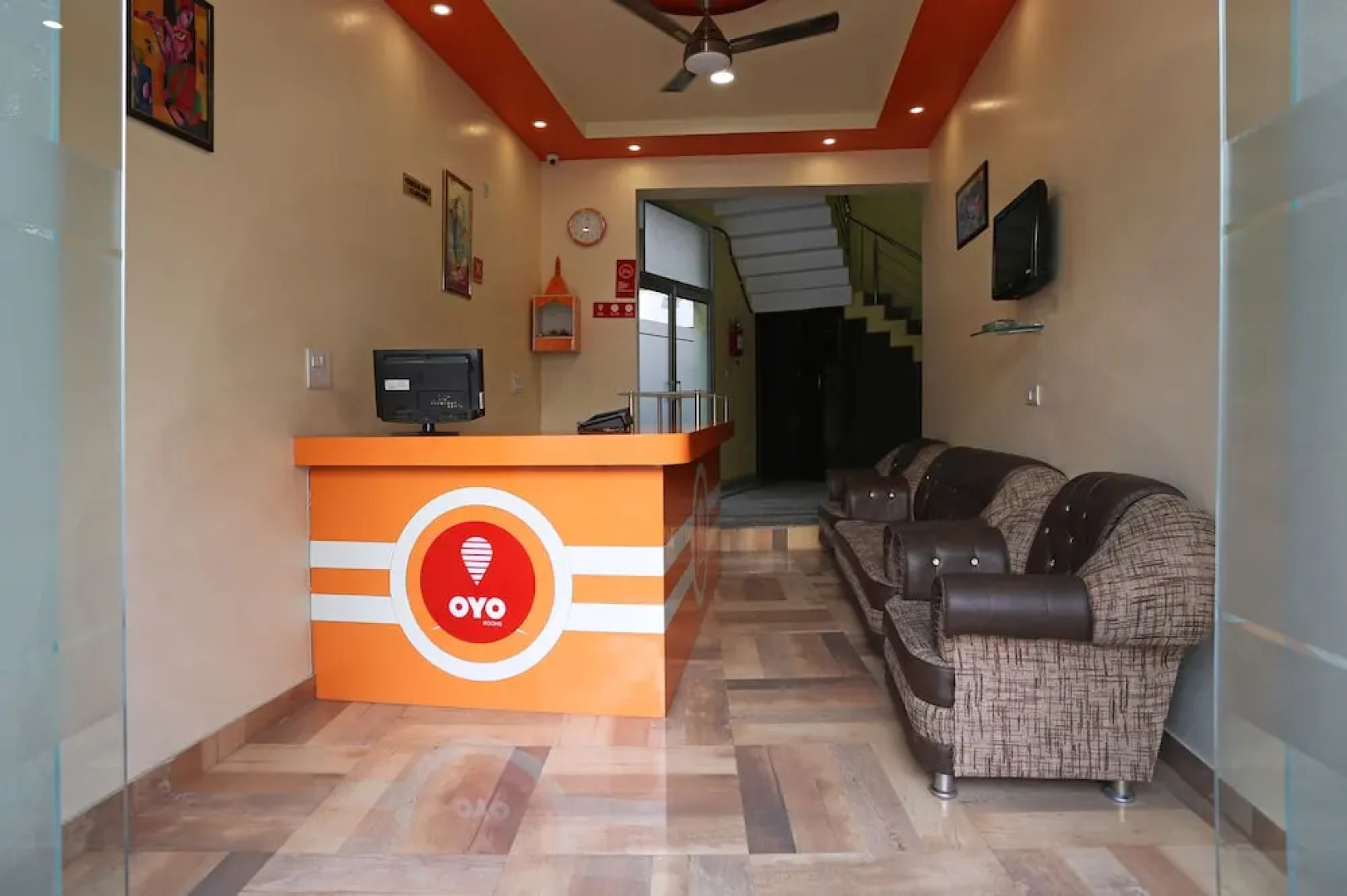 OYO 4734 Hotel Sapphire