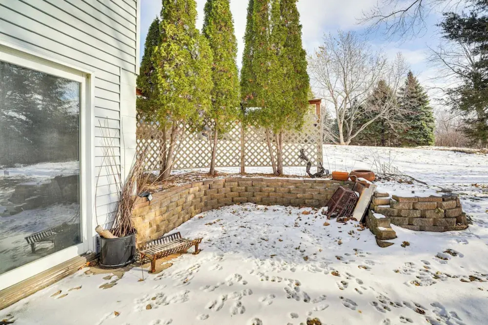 Charming Savage Home w/ Yard: 18 Mi to Minneapolis