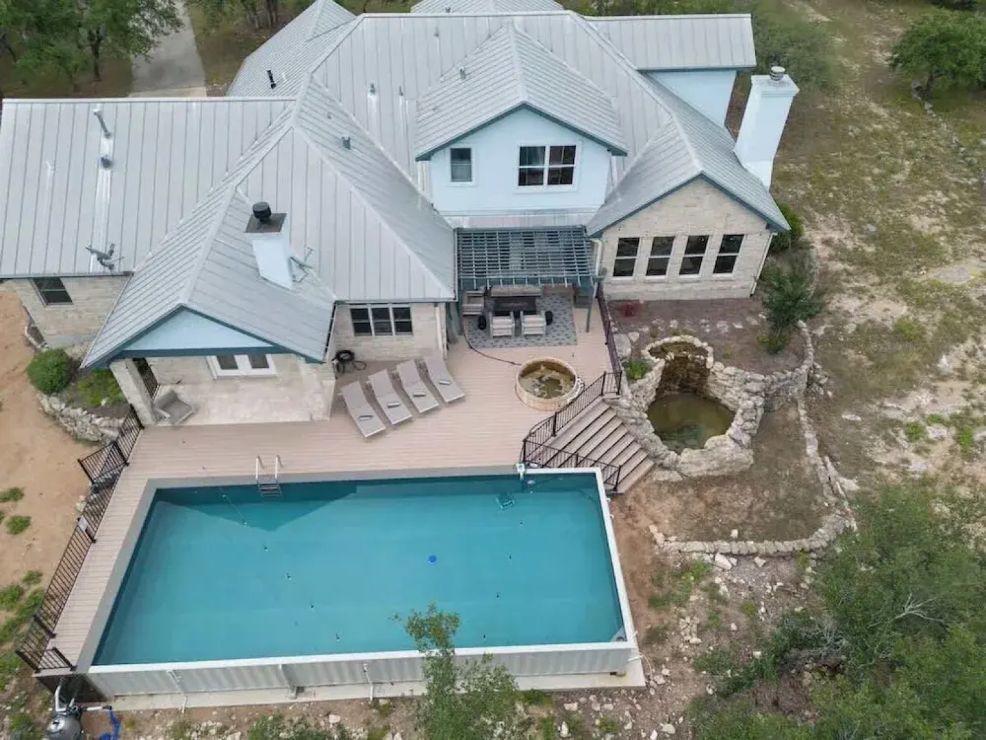 Spicewood Lodge W/pool, Hottub