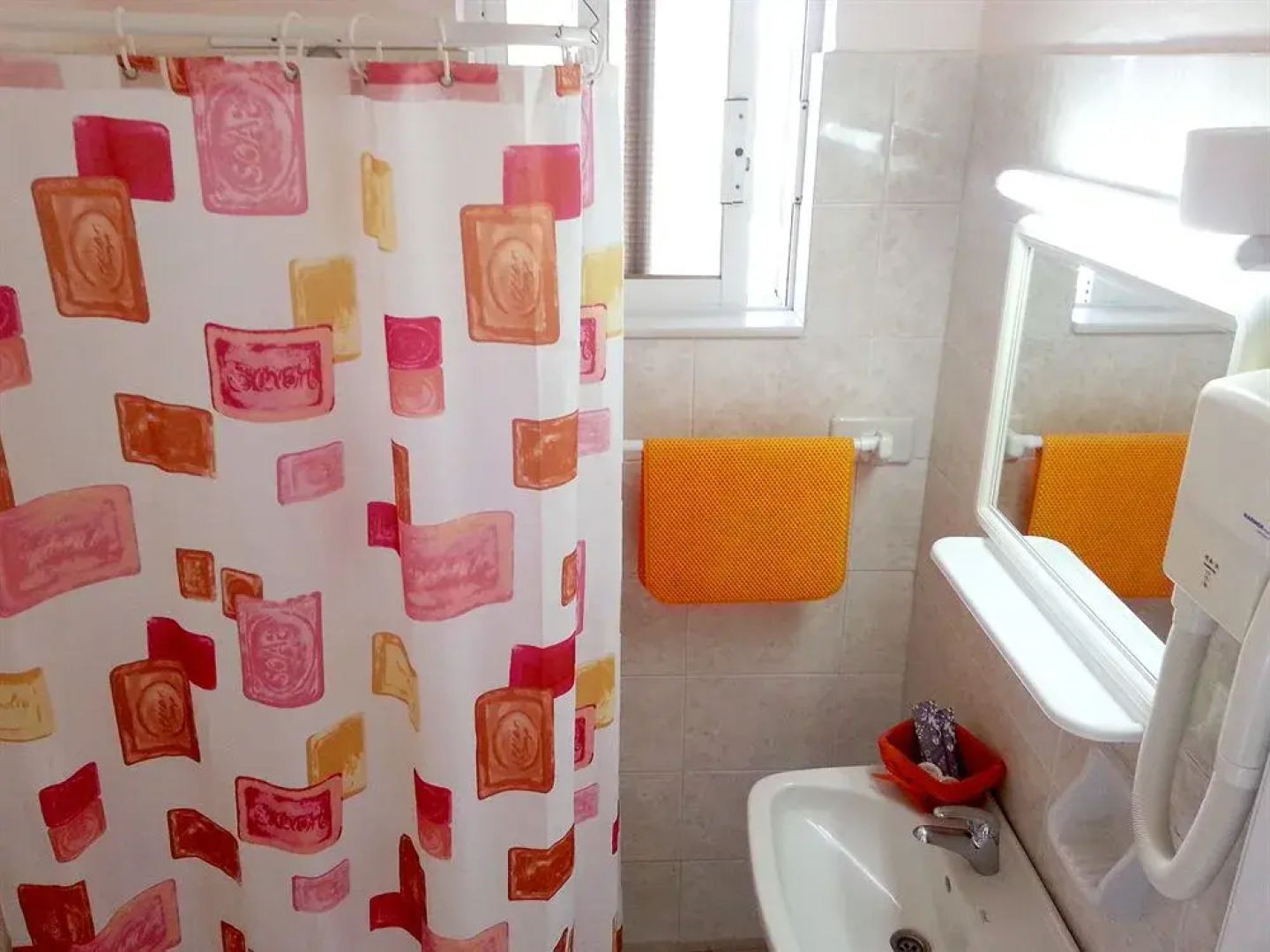 Effie's Dreams Holiday Studios