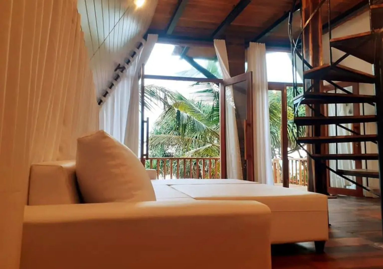 Sri Lanka Beach House Hotel and SPA