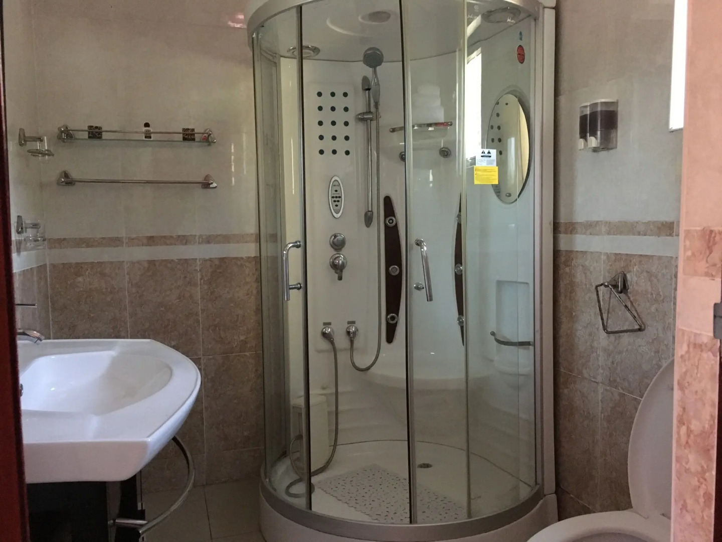 Gumare Executive Lodge