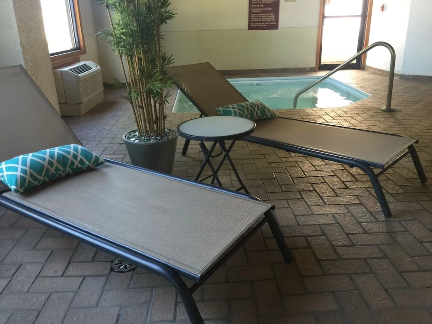 Schoenbrunn Inn & Suites