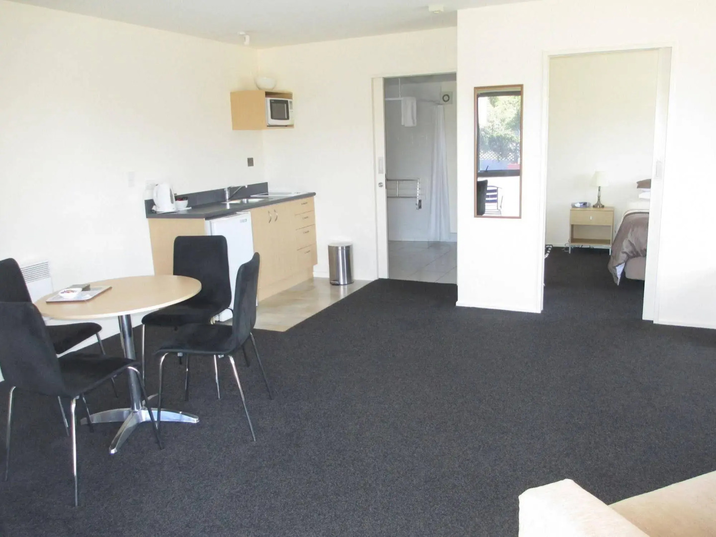 Bay Crest Motor Lodge