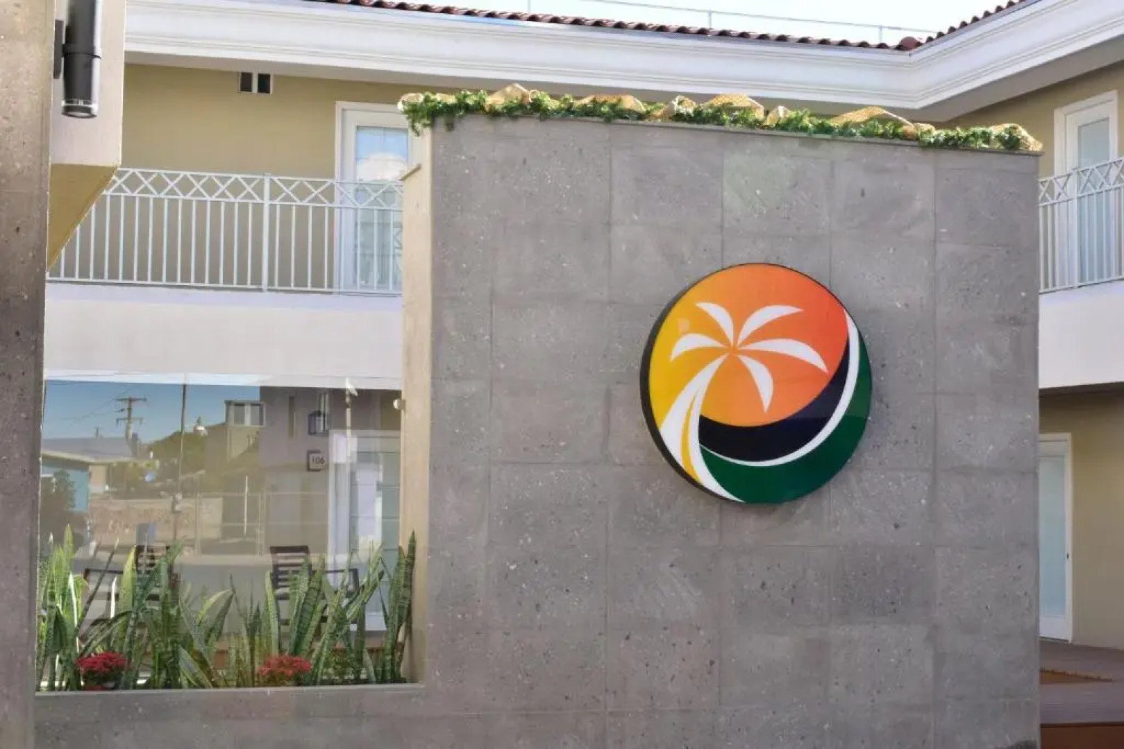 California Comfort and Suites