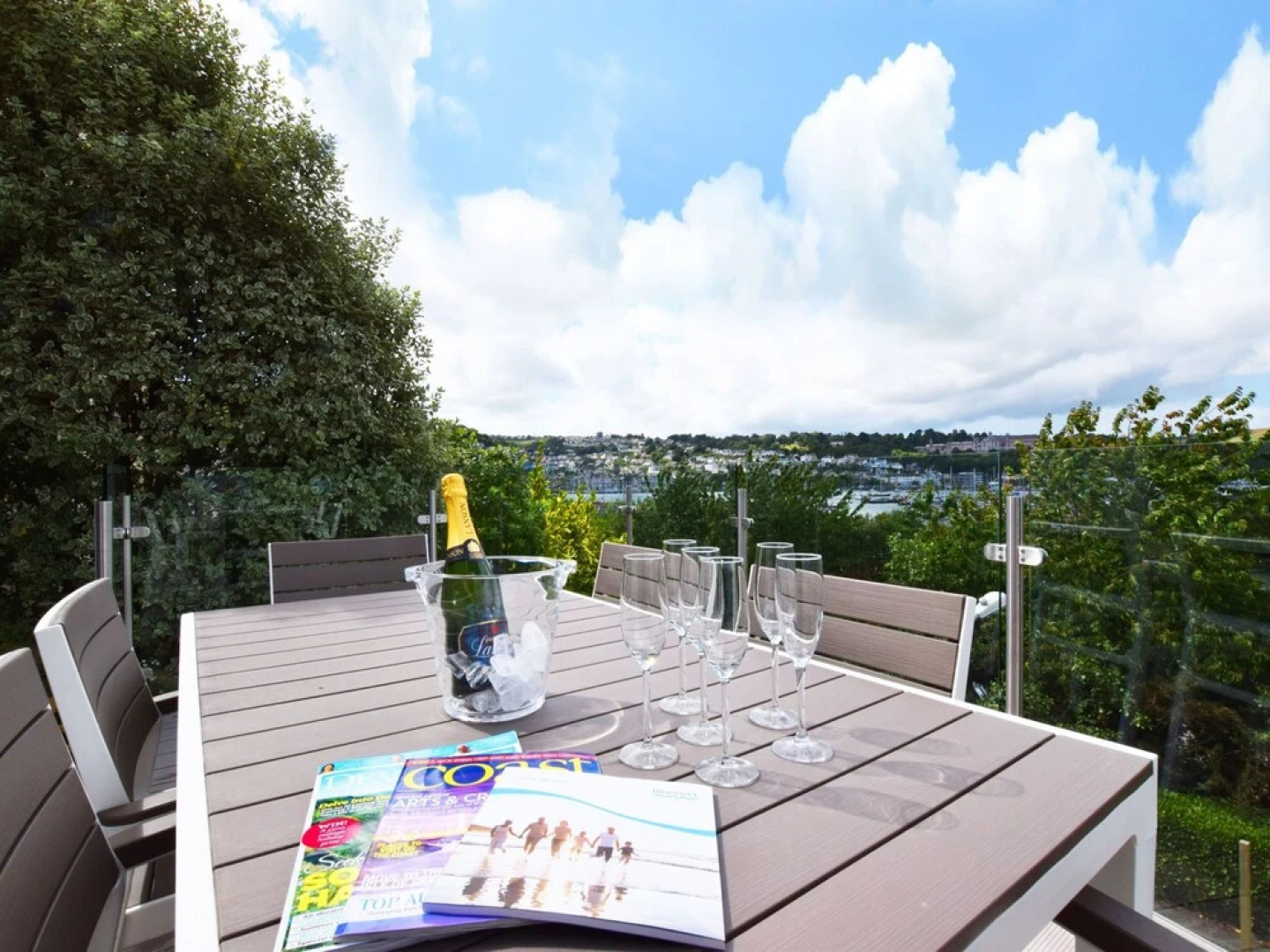 Beautiful Luxury Apartment Located in the Tranquil Village of Kingswear