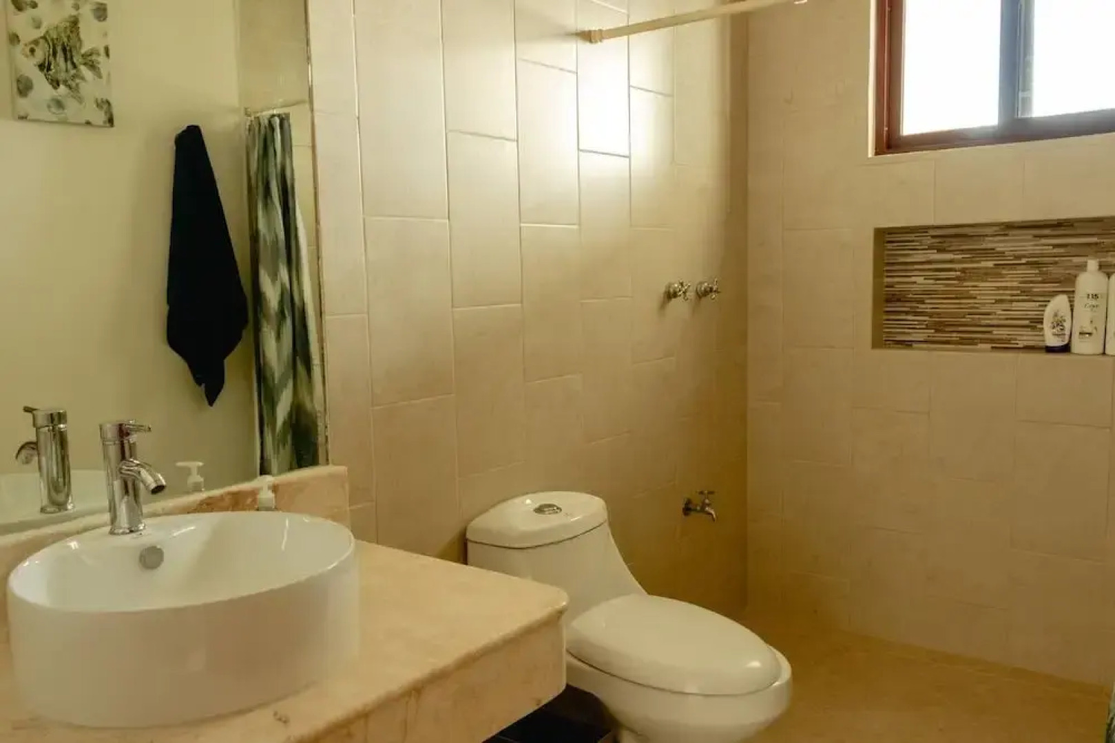 Brand NEW Condo for 6, 1 Block From the Beach, AC!