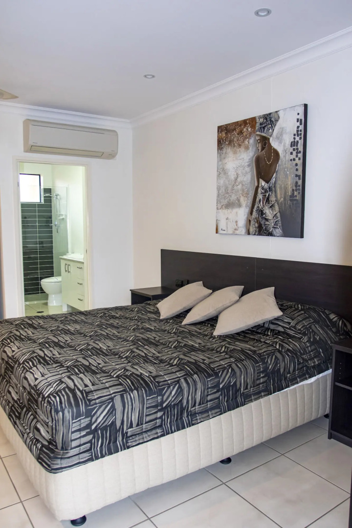 Western Gateway Motel and Apartments