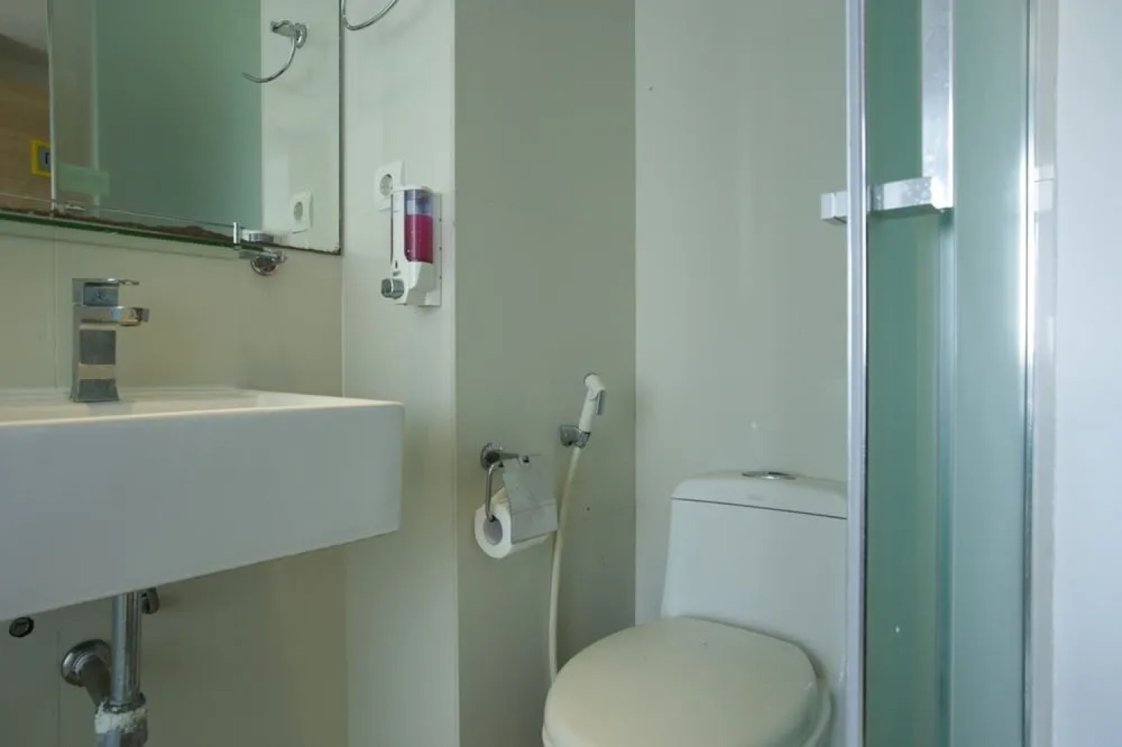 RedDoorz near Simpang Dewa Ruci