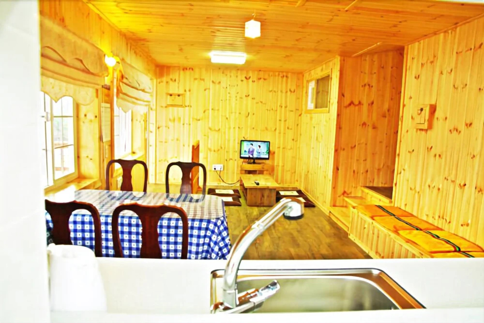 Liun Cabin