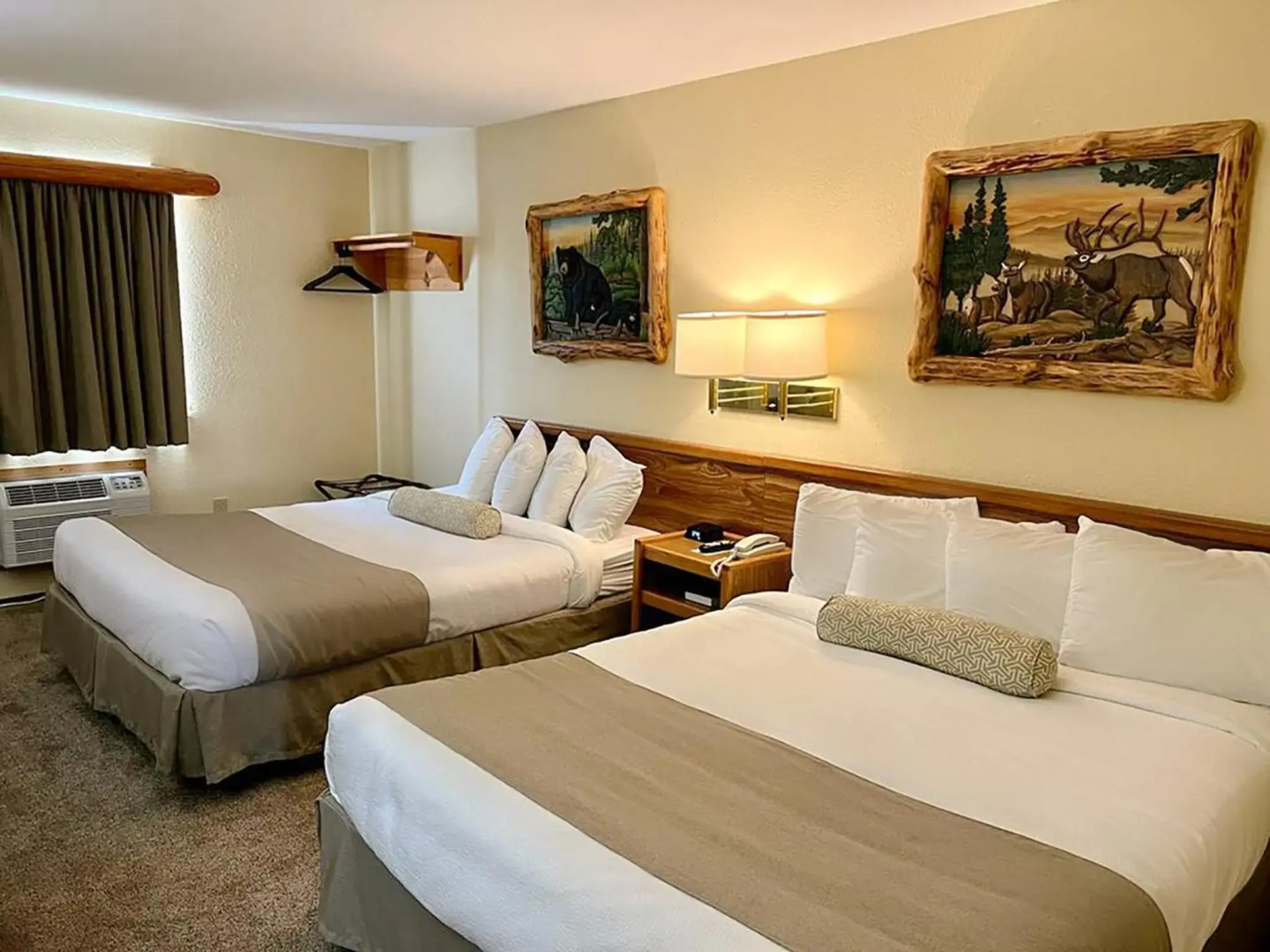 Beartooth Hideaway Inn and Cabins