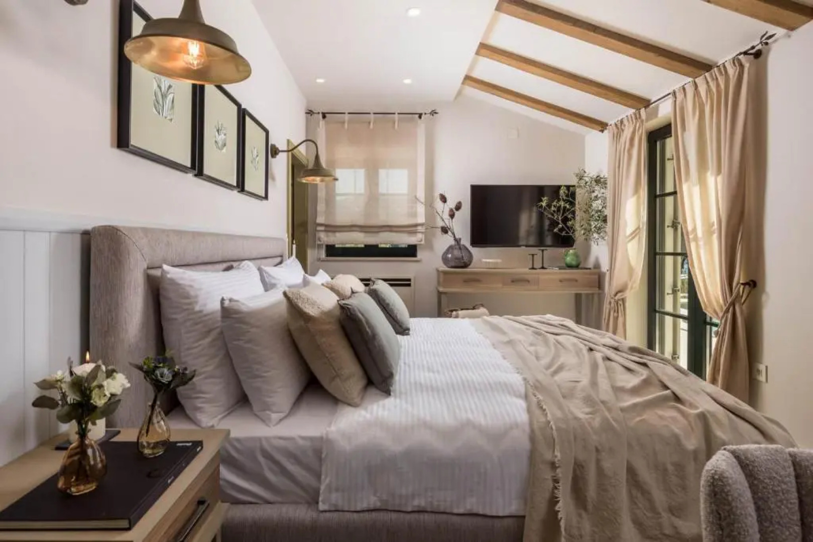 Villa Leucolea with pool