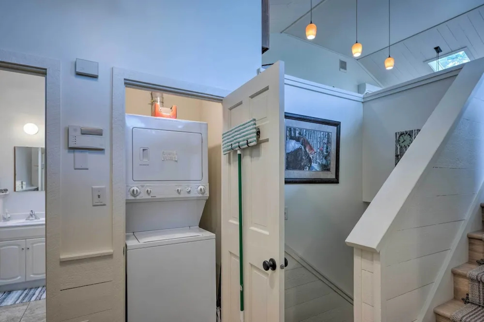 House w/ Balcony ~ 5 Mi to Cranmore Resort!