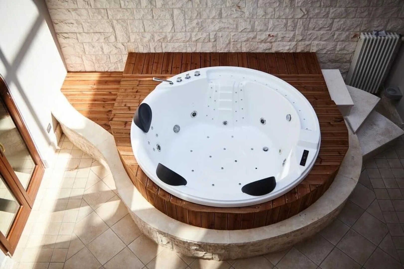 B B D Aprile Camera Camelia