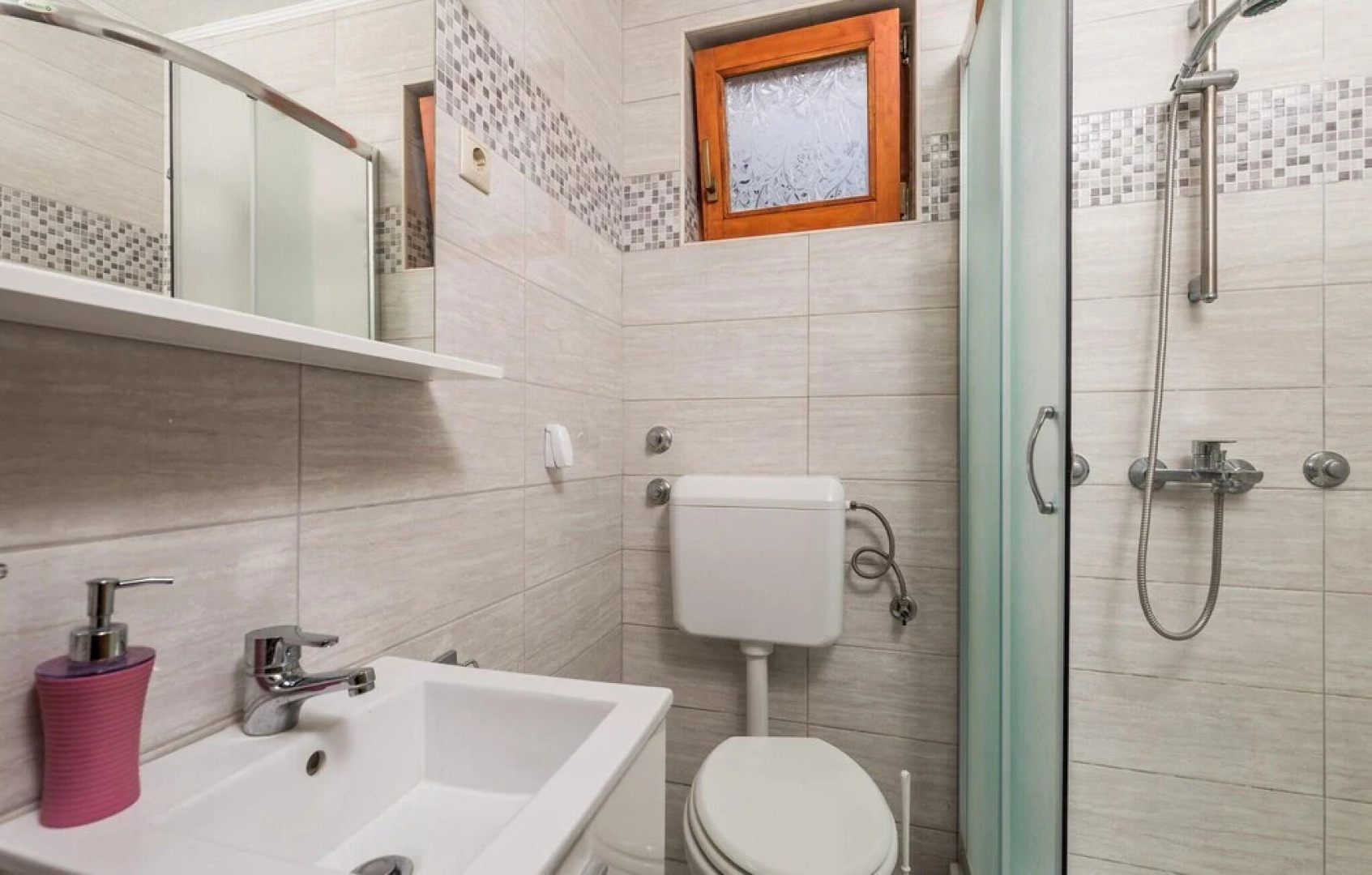 Amazing Home in Karlobag With 3 Bedrooms and Wifi