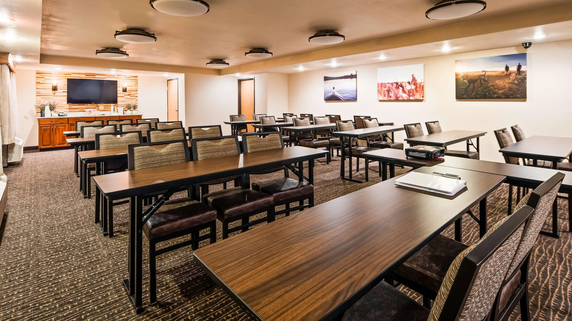 Best Western Plus Sidney Lodge