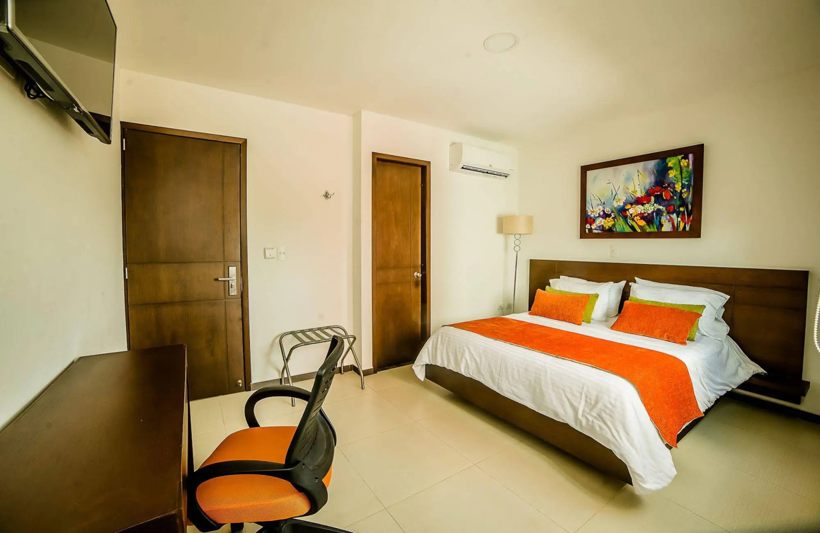 Hotel Titanium Plaza