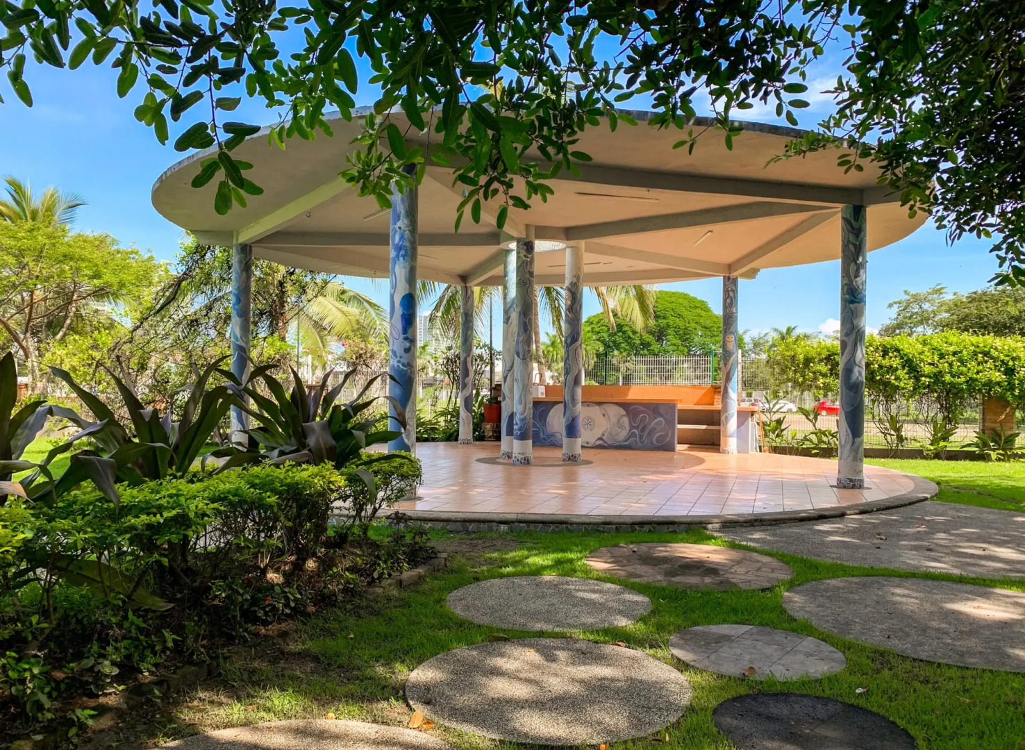 Puerto de Luna Pet Friendly & Family Suites Hotel