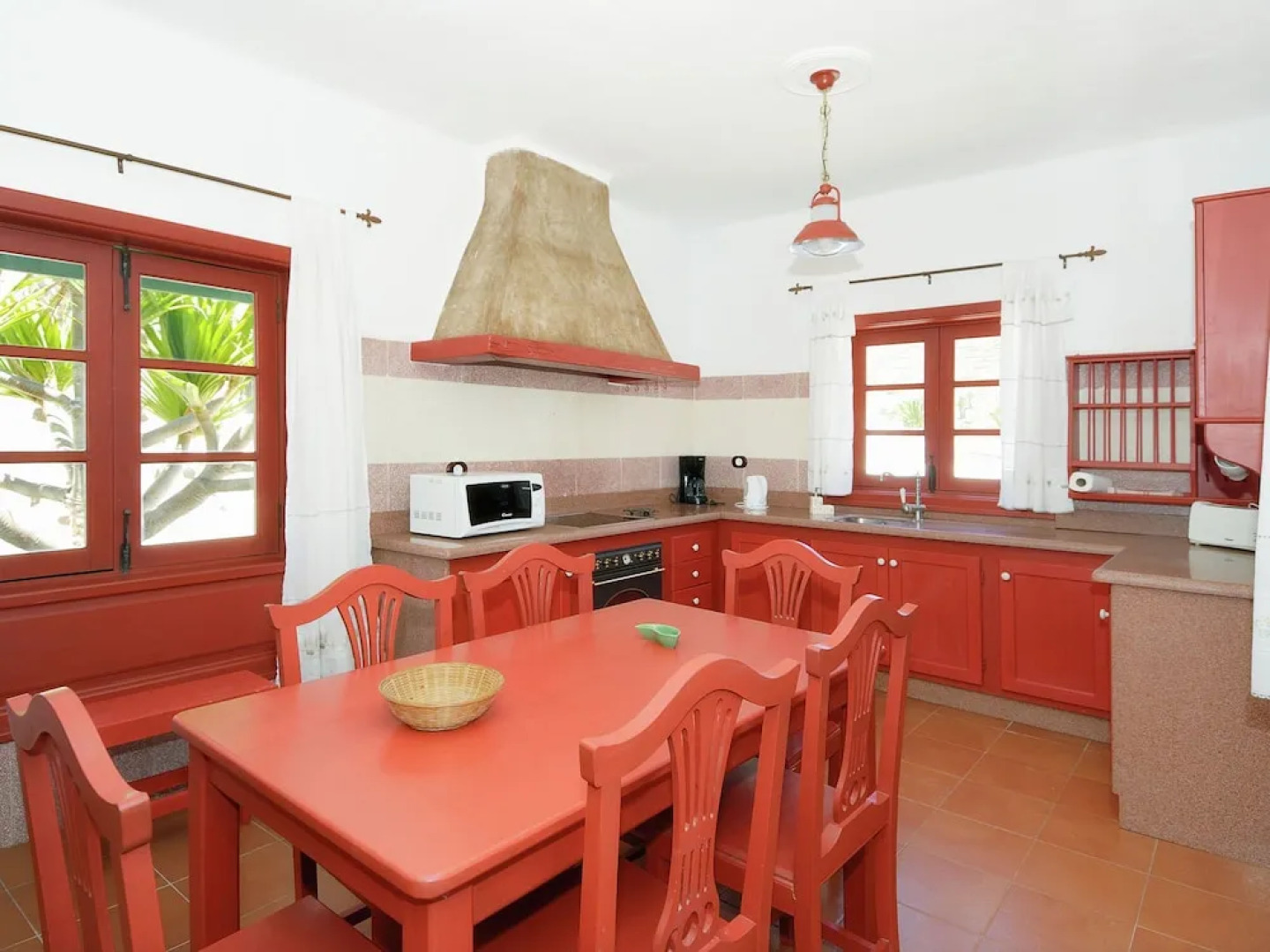 Comfortable Villa in Haría With Swimming Pool