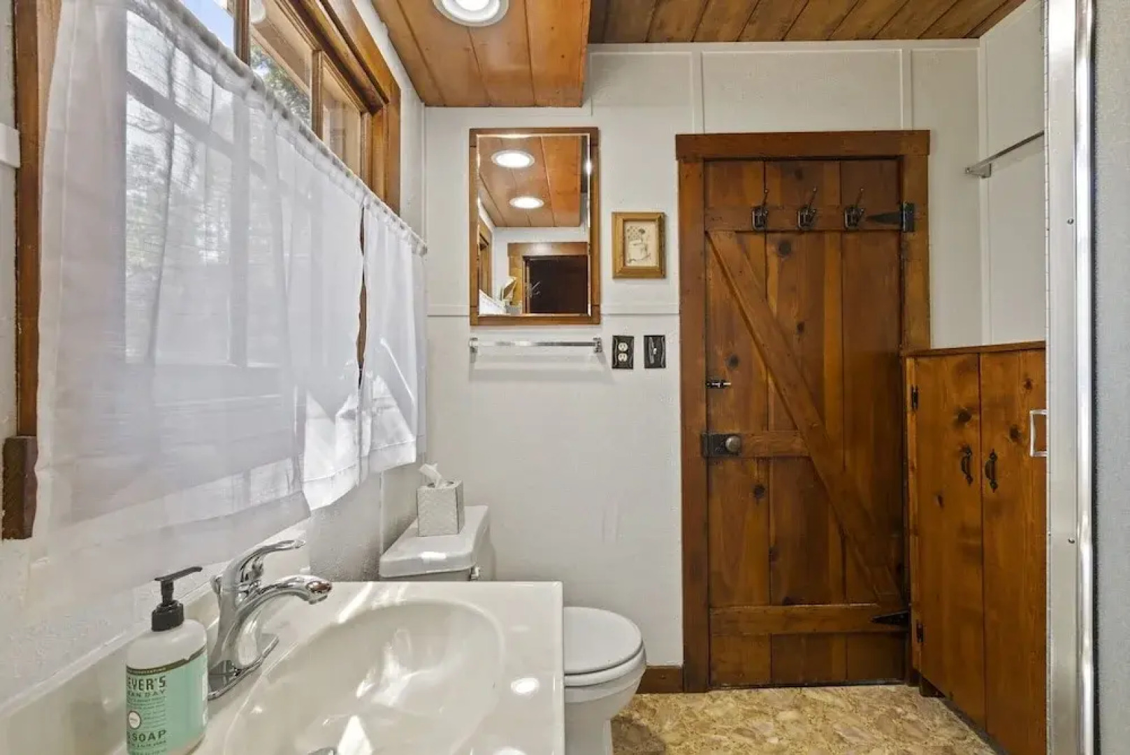 The Nest 4 Bedroom Cabin by Redawning