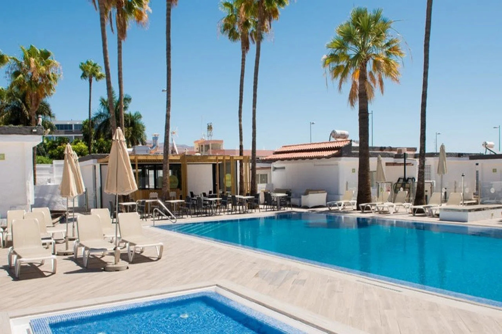 Bungalows Los Tucanes 